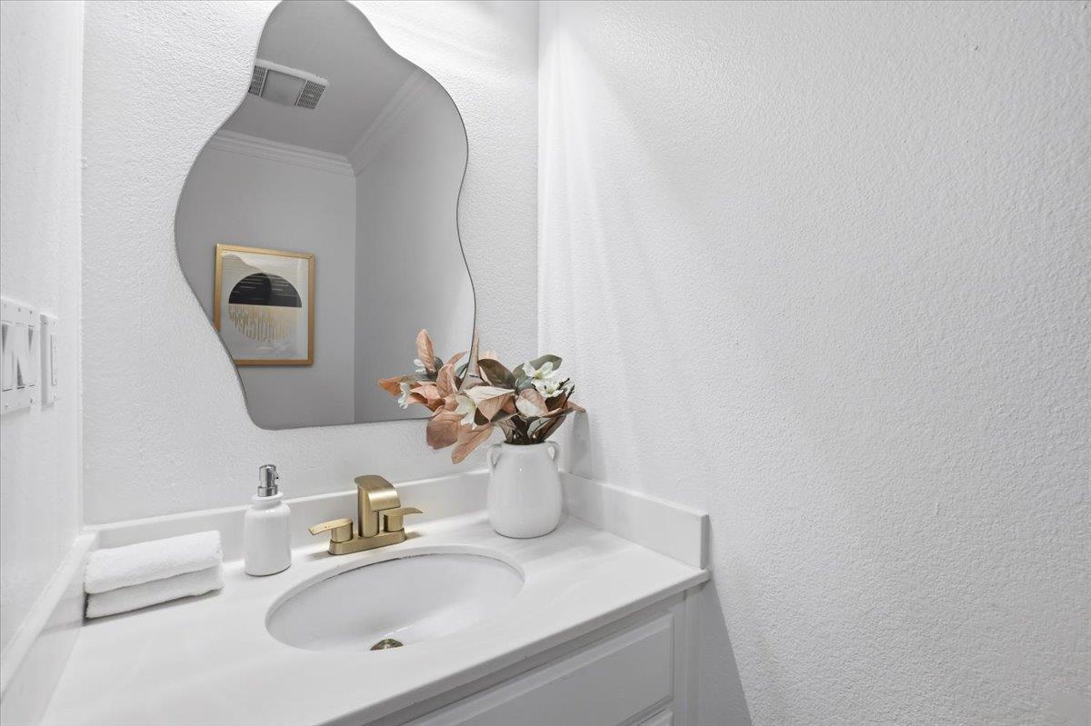 Detail Gallery Image 19 of 61 For 812 Ram Ln, Foster City,  CA 94404 - 3 Beds | 2/1 Baths