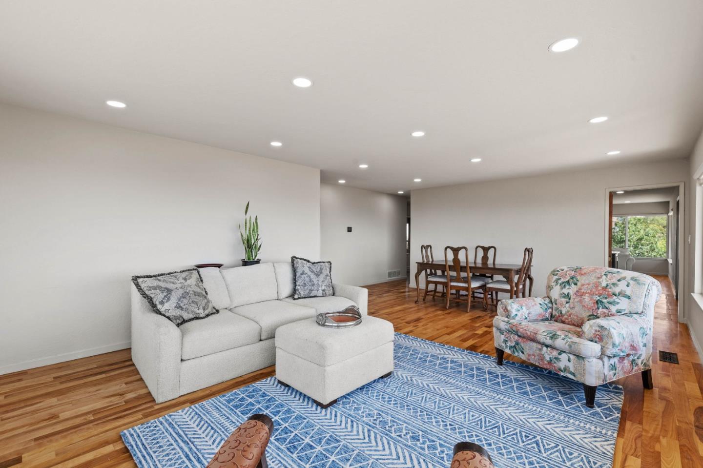 Detail Gallery Image 10 of 64 For 14990 Garcal Dr, San Jose,  CA 95127 - 5 Beds | 4 Baths