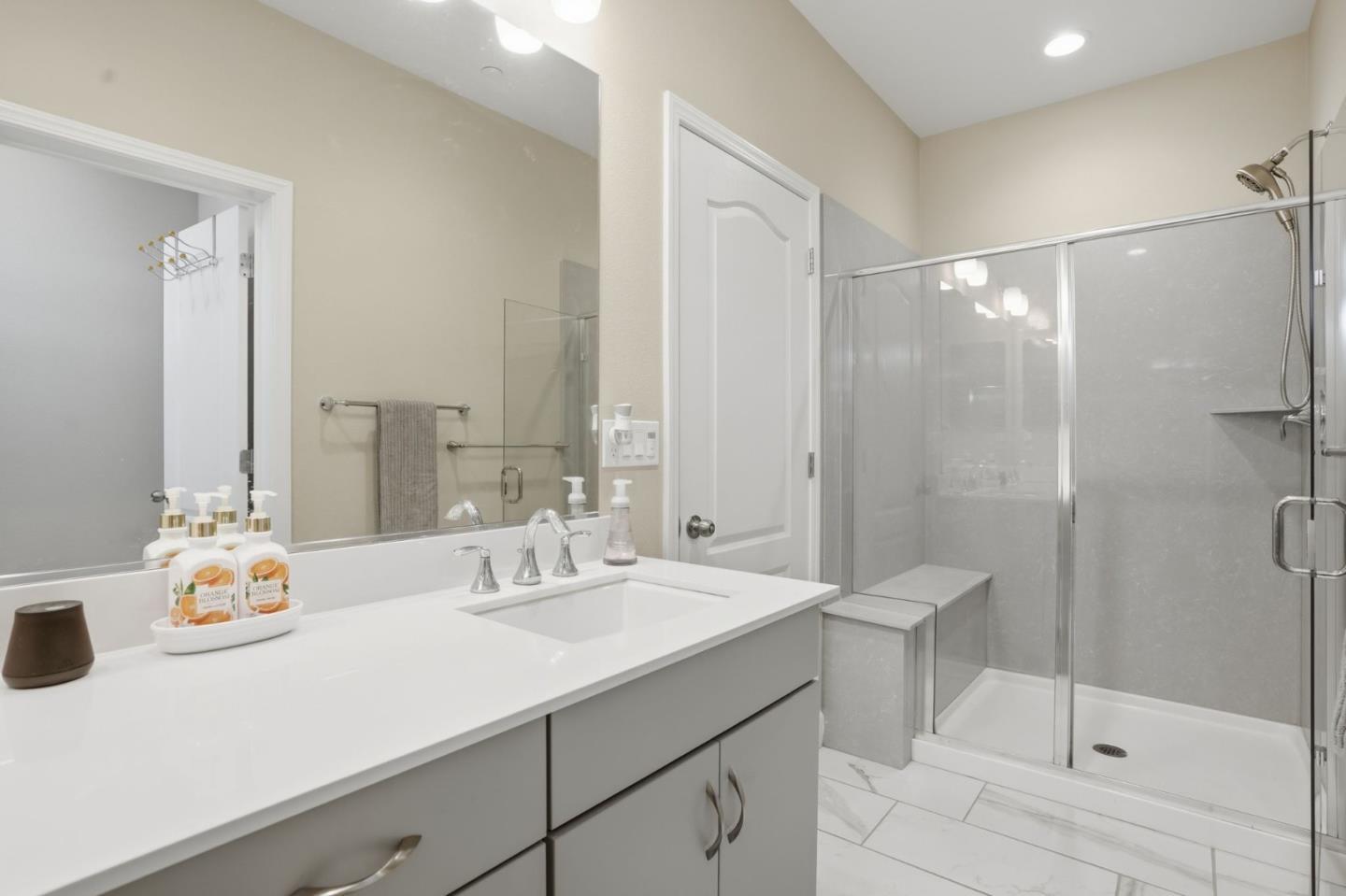 Detail Gallery Image 13 of 15 For 2733 Sorano Ct #UNIT 7,  San Jose,  CA 95111 - 3 Beds | 3/1 Baths