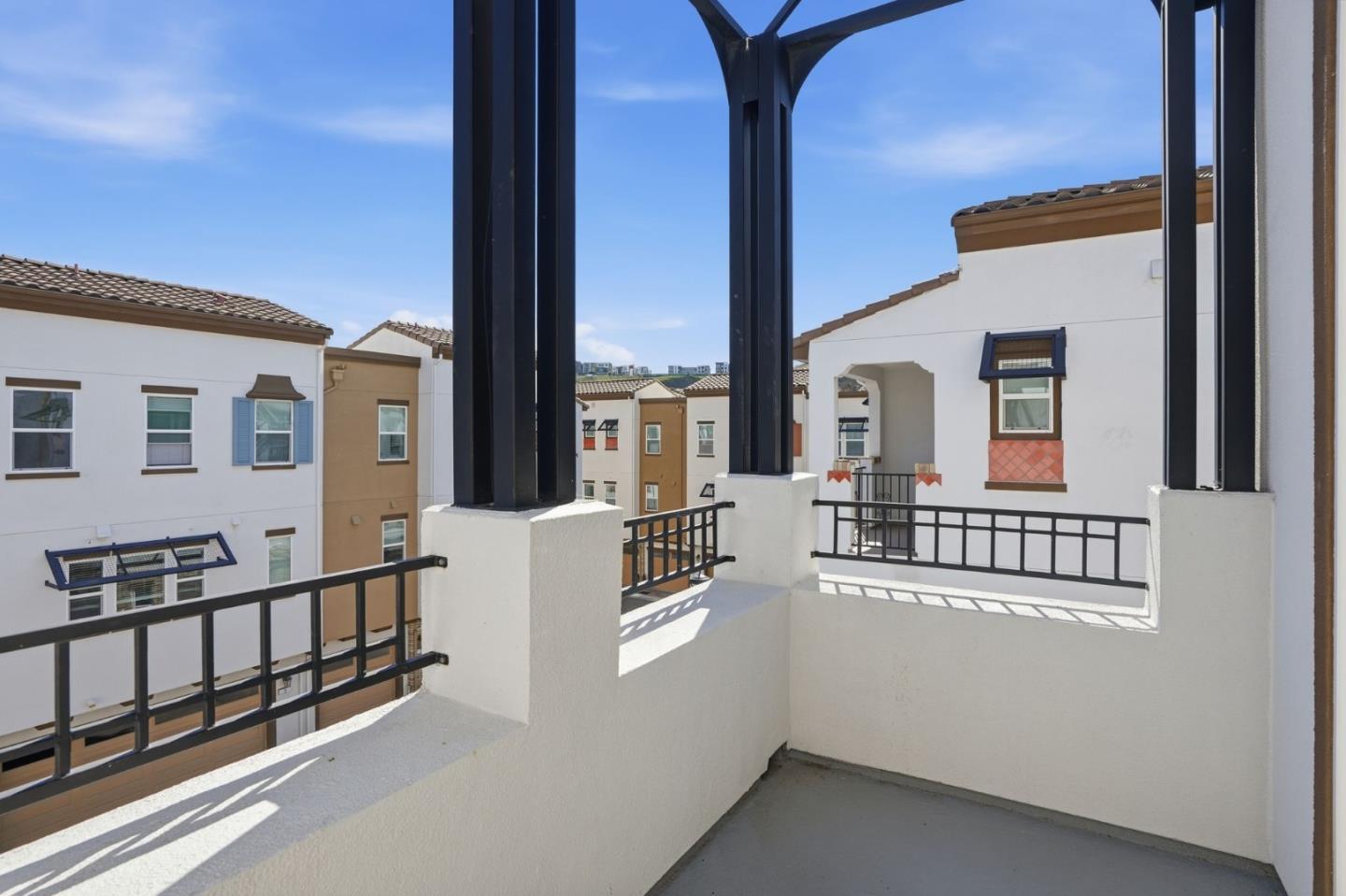 Detail Gallery Image 2 of 15 For 2733 Sorano Ct #UNIT 7,  San Jose,  CA 95111 - 3 Beds | 3/1 Baths