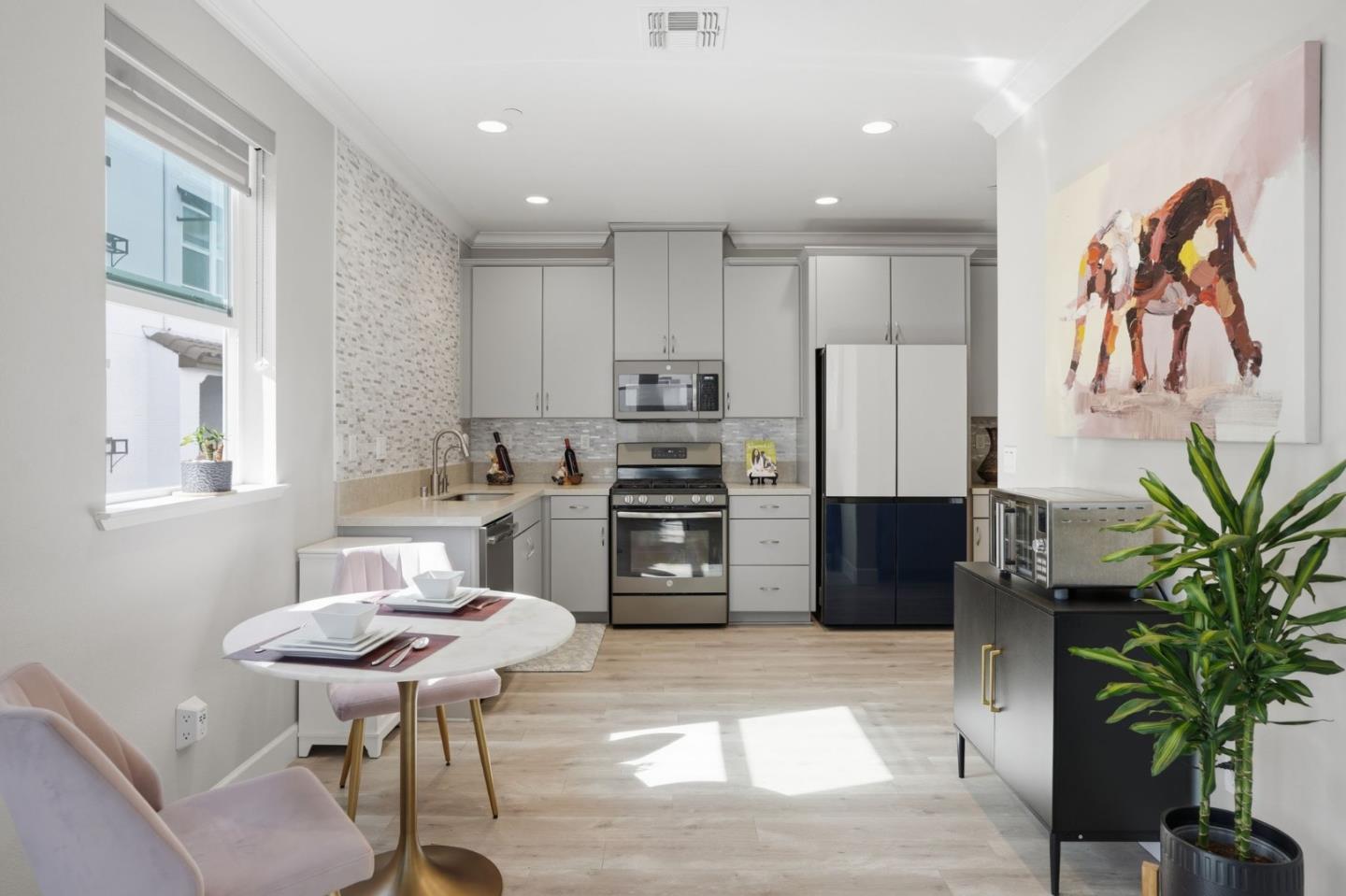 Detail Gallery Image 5 of 15 For 2733 Sorano Ct #UNIT 7,  San Jose,  CA 95111 - 3 Beds | 3/1 Baths