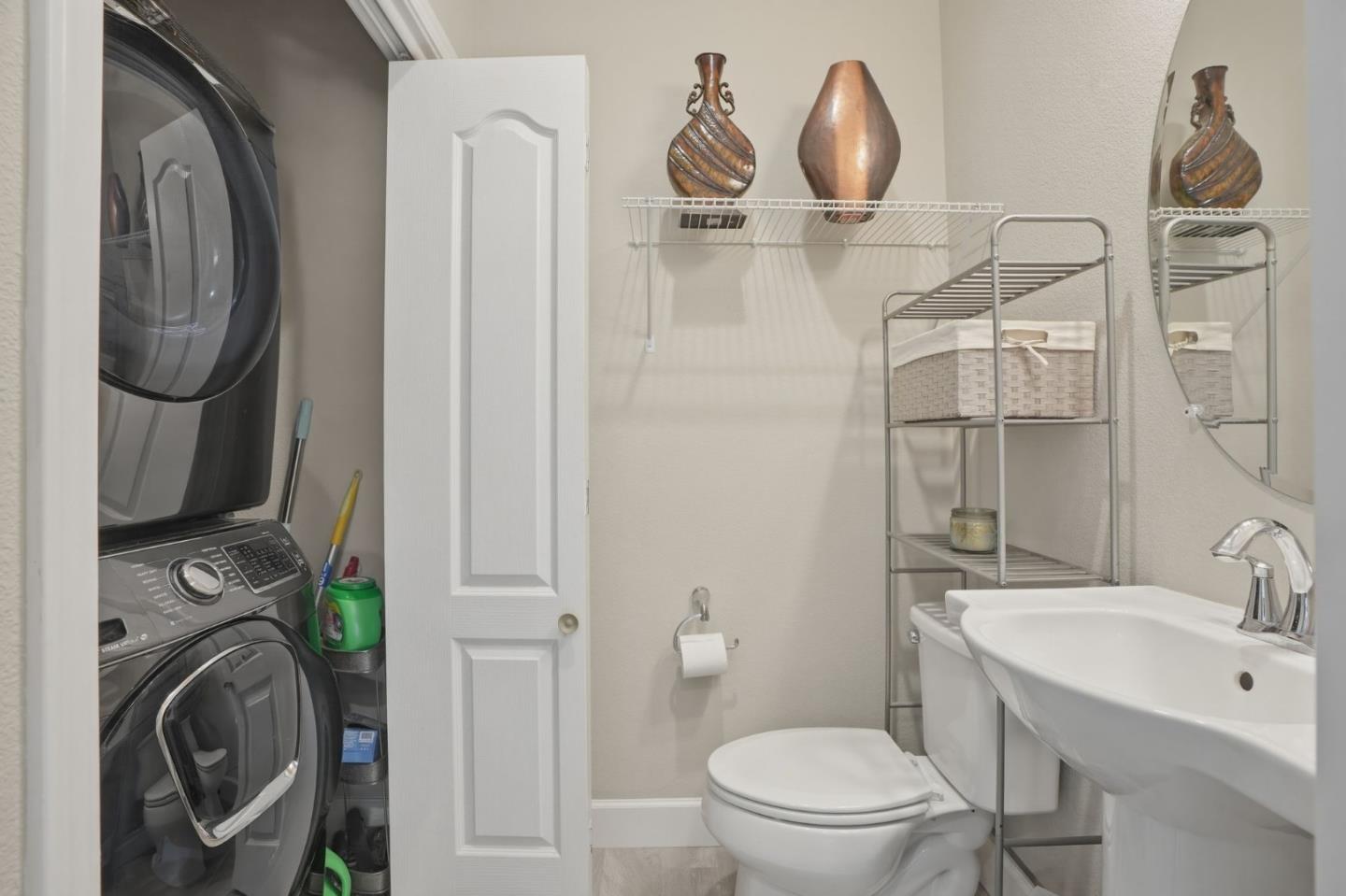 Detail Gallery Image 7 of 15 For 2733 Sorano Ct #UNIT 7,  San Jose,  CA 95111 - 3 Beds | 3/1 Baths