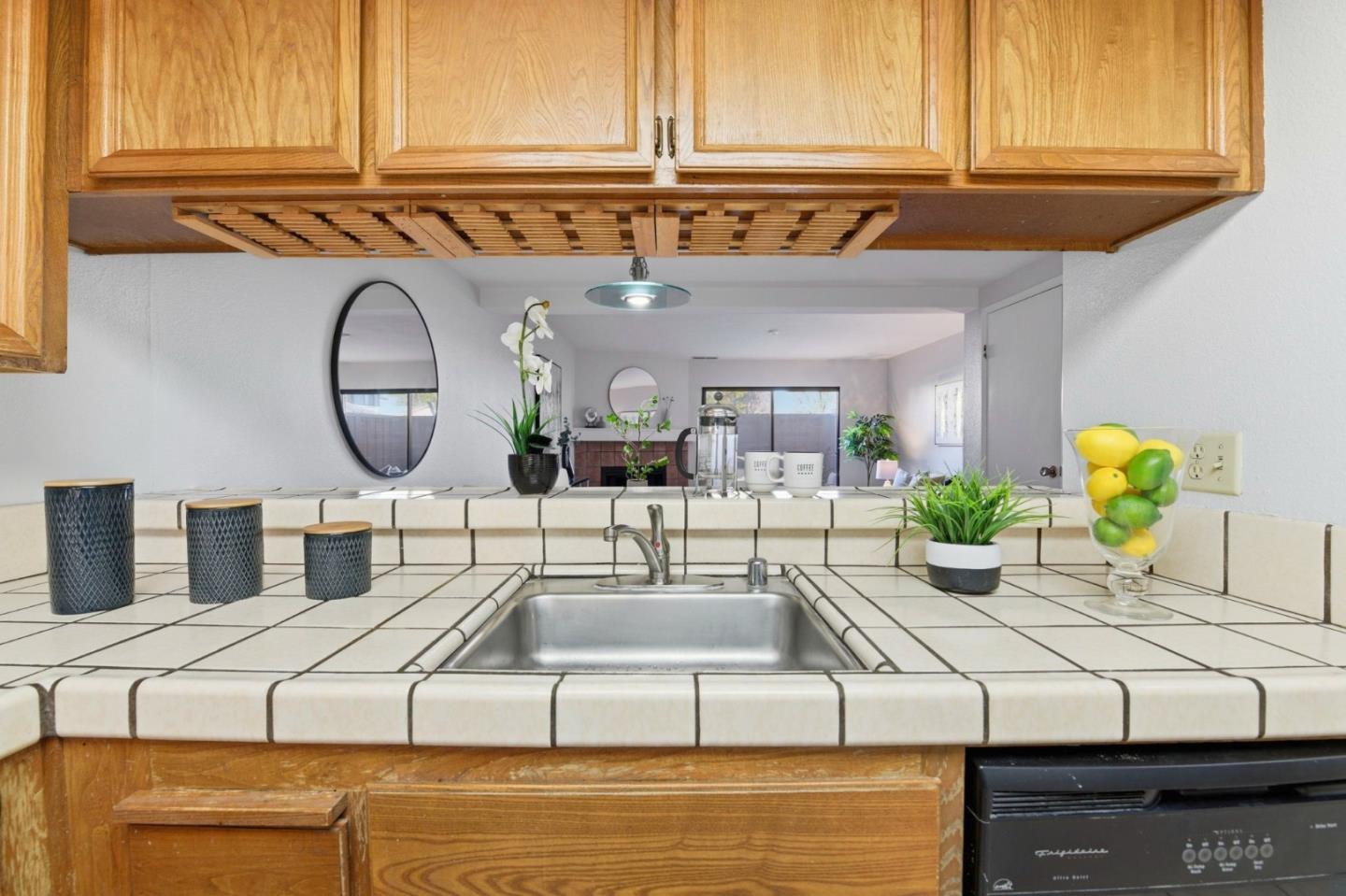 Detail Gallery Image 11 of 36 For 6281 Joaquin Murieta Ave #F,  Newark,  CA 94560 - 2 Beds | 1/1 Baths