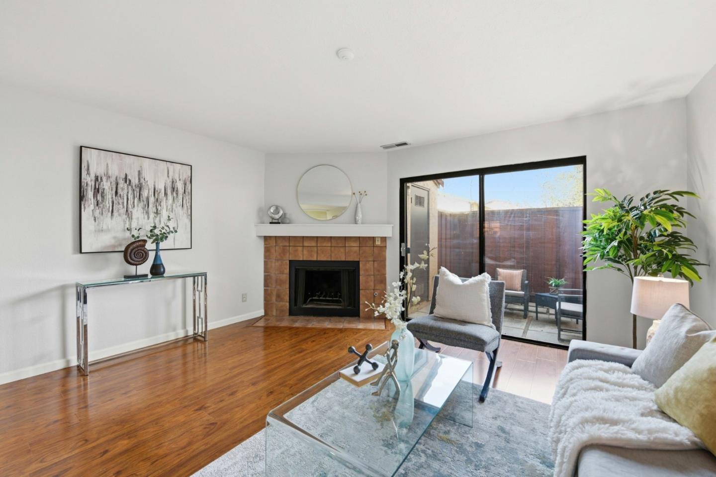 Detail Gallery Image 4 of 36 For 6281 Joaquin Murieta Ave #F,  Newark,  CA 94560 - 2 Beds | 1/1 Baths