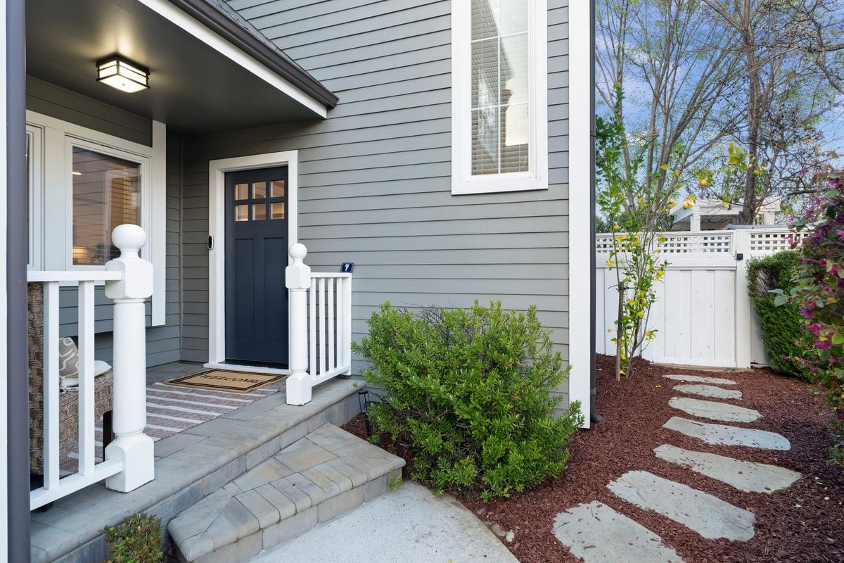 Detail Gallery Image 2 of 69 For 16979 Roberts #7,  Los Gatos,  CA 95032 - 3 Beds | 2 Baths