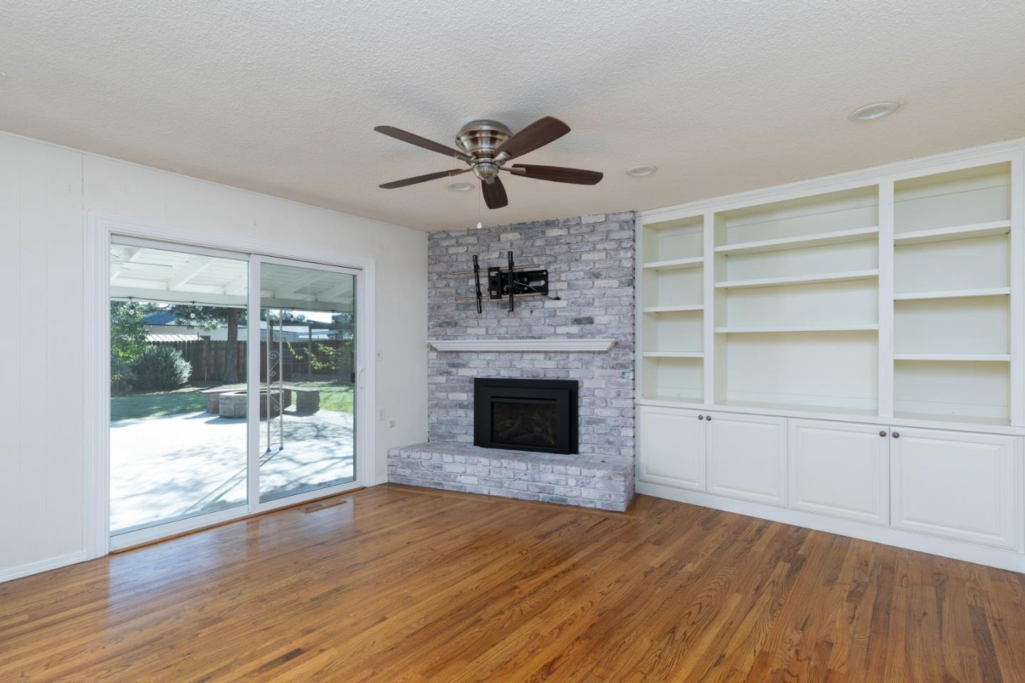 Detail Gallery Image 14 of 37 For 5274 N Nantucket Ave, Fresno,  CA 93704 - 3 Beds | 2 Baths