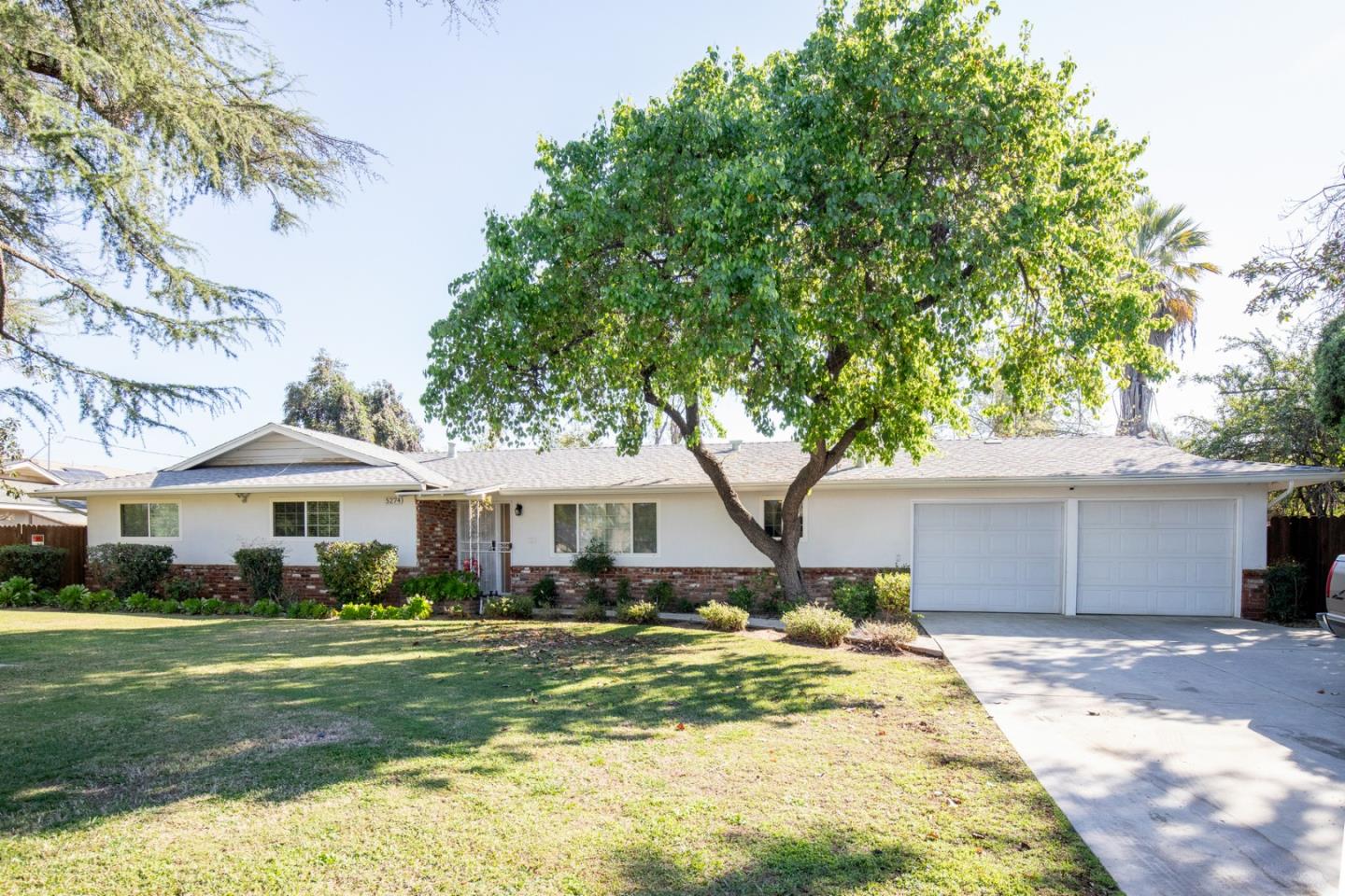Detail Gallery Image 2 of 37 For 5274 N Nantucket Ave, Fresno,  CA 93704 - 3 Beds | 2 Baths