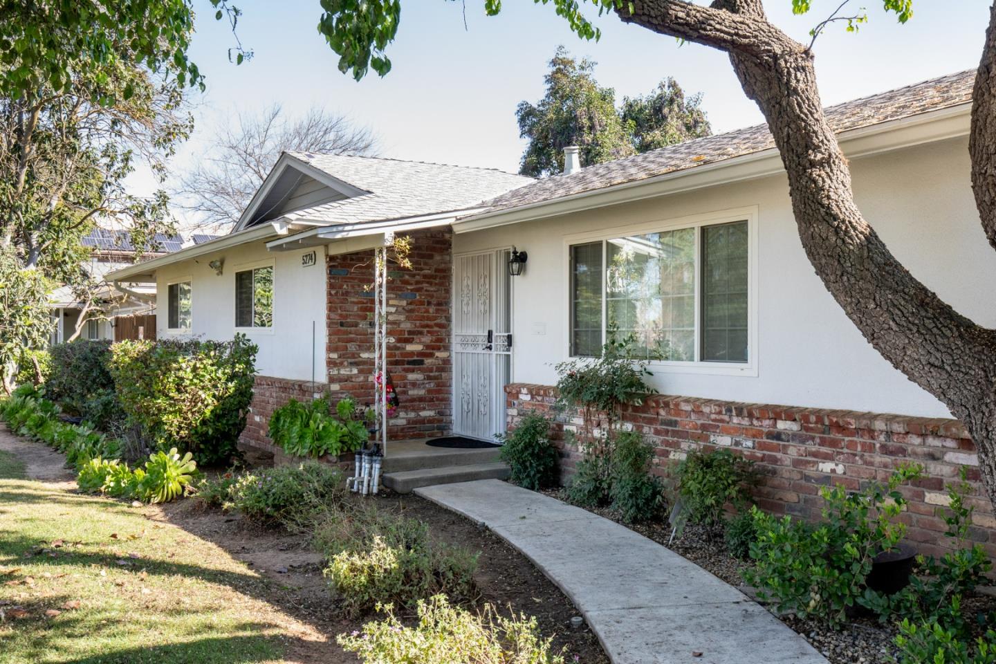 Detail Gallery Image 7 of 37 For 5274 N Nantucket Ave, Fresno,  CA 93704 - 3 Beds | 2 Baths