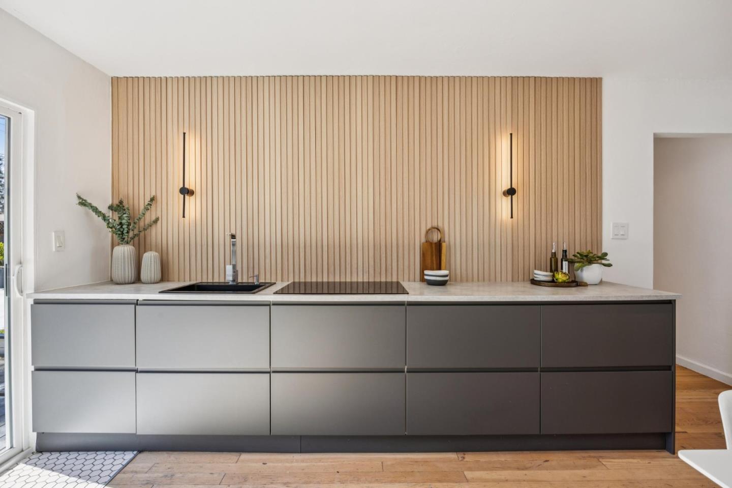 Detail Gallery Image 12 of 78 For 15122 Woodard Rd, San Jose,  CA 95124 - 7 Beds | 3 Baths