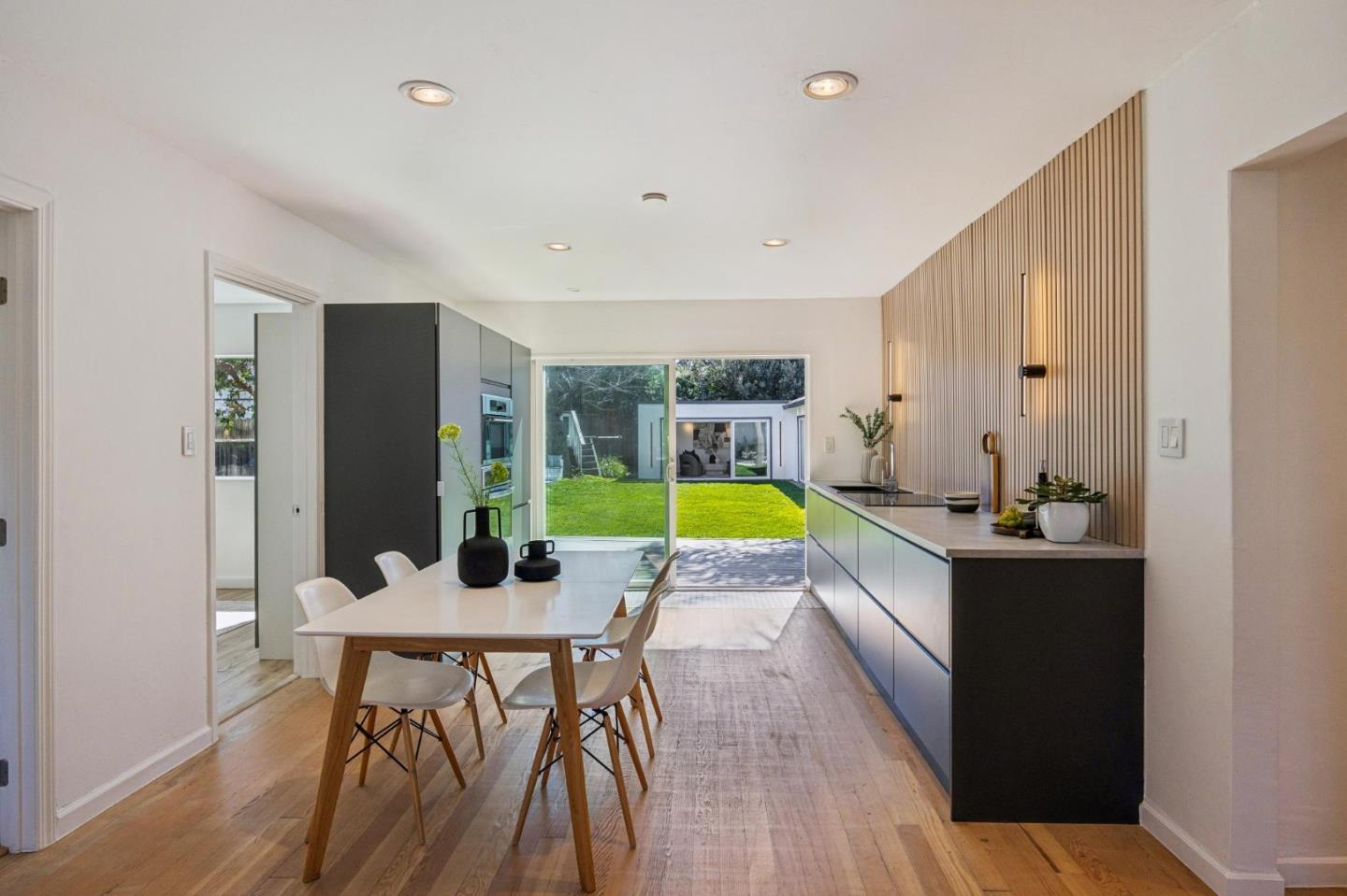 Detail Gallery Image 14 of 78 For 15122 Woodard Rd, San Jose,  CA 95124 - 7 Beds | 3 Baths