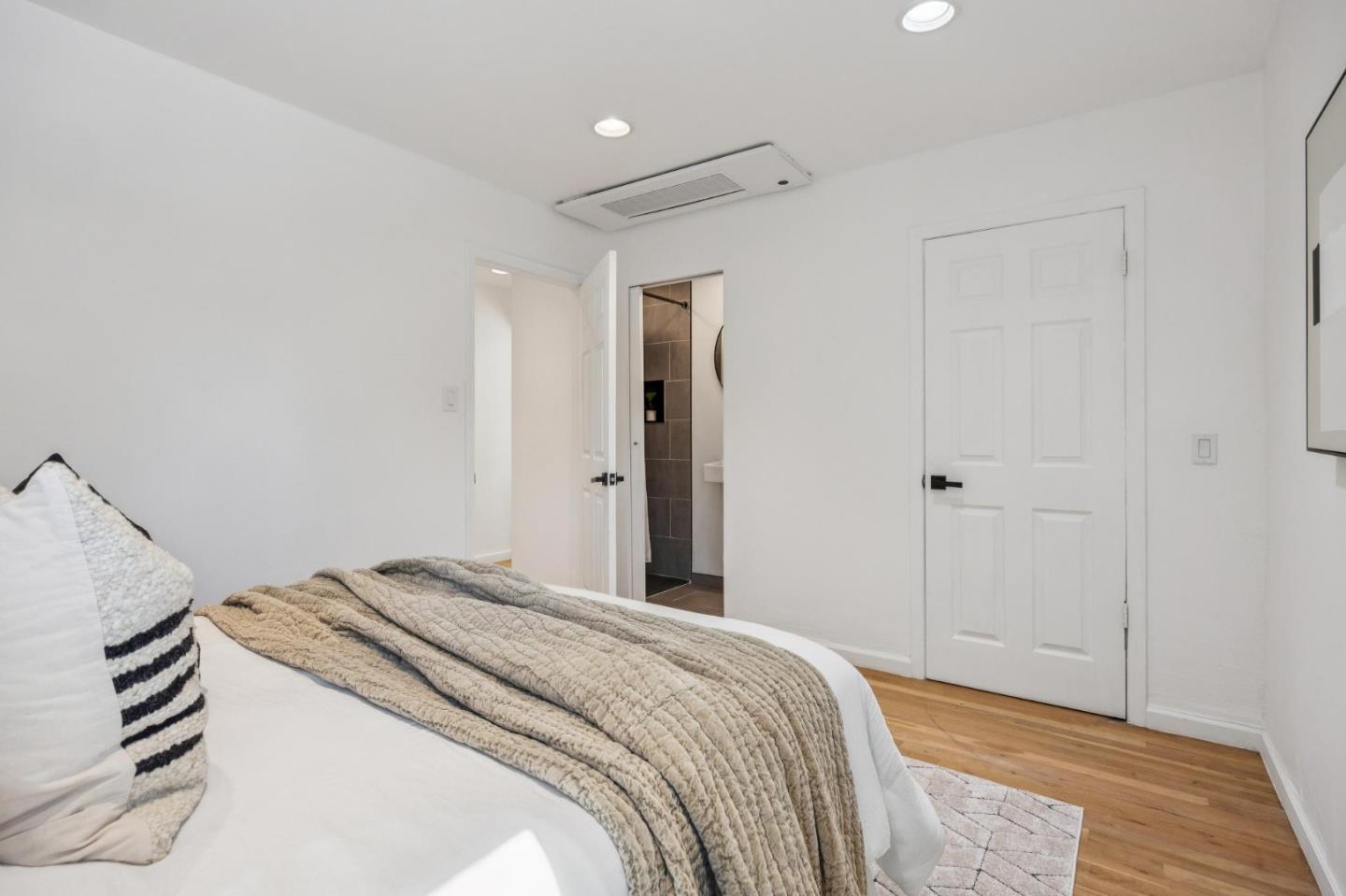 Detail Gallery Image 32 of 78 For 15122 Woodard Rd, San Jose,  CA 95124 - 7 Beds | 3 Baths