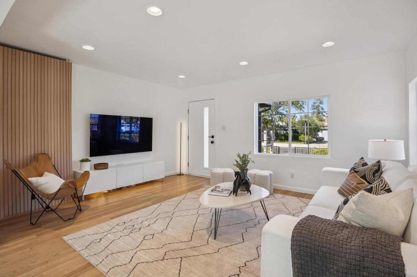 Detail Gallery Image 9 of 78 For 15122 Woodard Rd, San Jose,  CA 95124 - 7 Beds | 3 Baths