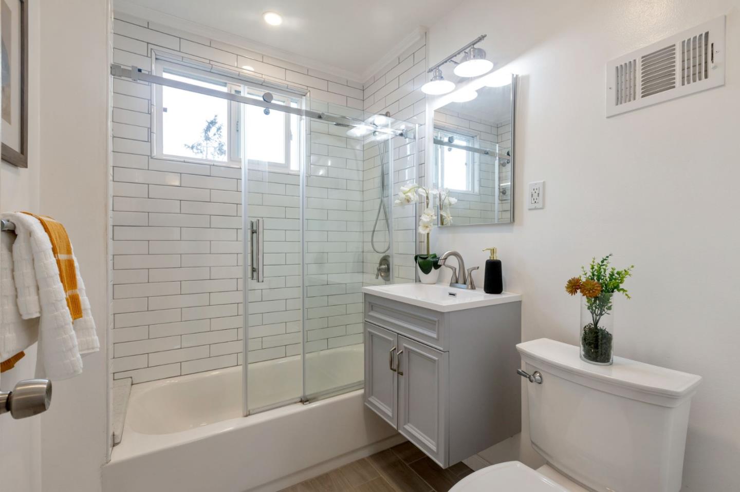 Detail Gallery Image 11 of 16 For 106 Verano Dr, South San Francisco,  CA 94080 - 3 Beds | 2 Baths