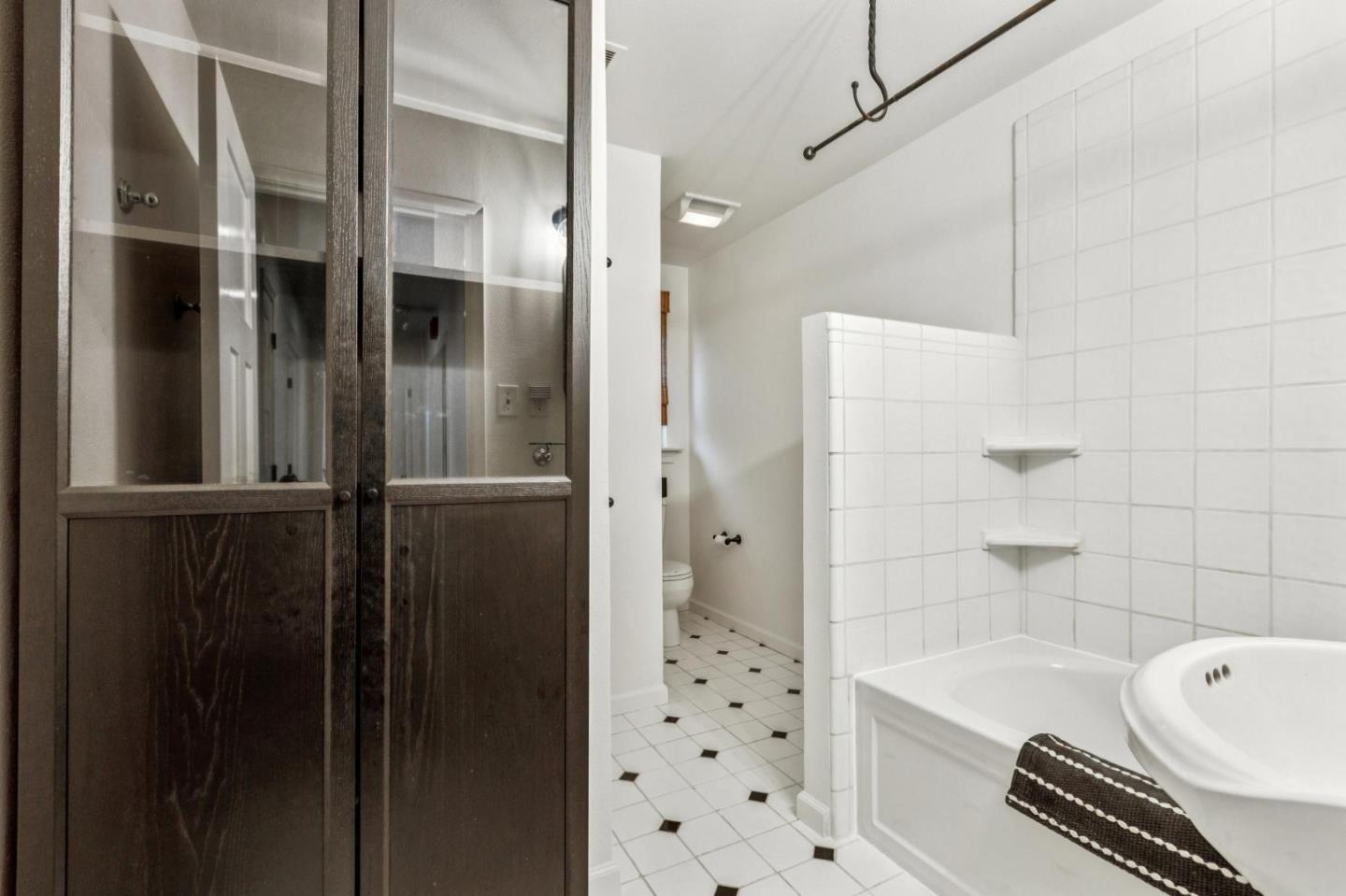 Detail Gallery Image 25 of 40 For 499 Sonora Ave, El Granada,  CA 94019 - 3 Beds | 2 Baths