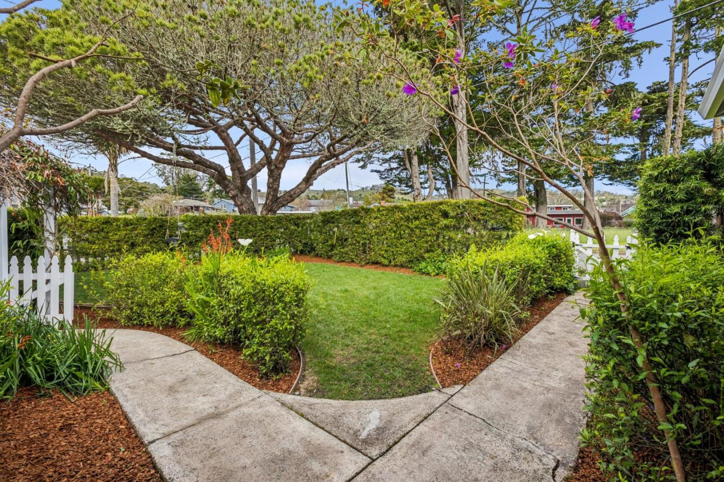 Detail Gallery Image 6 of 40 For 499 Sonora Ave, El Granada,  CA 94019 - 3 Beds | 2 Baths