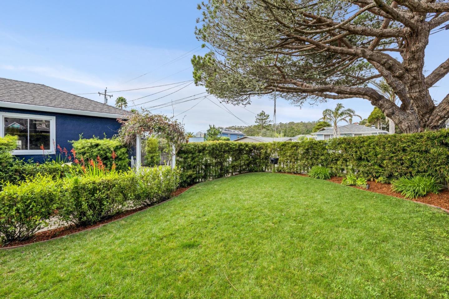 Detail Gallery Image 7 of 40 For 499 Sonora Ave, El Granada,  CA 94019 - 3 Beds | 2 Baths