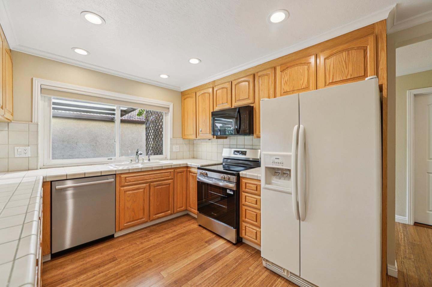 Detail Gallery Image 21 of 47 For 1460 Regalo Ct, San Jose,  CA 95128 - 4 Beds | 2 Baths