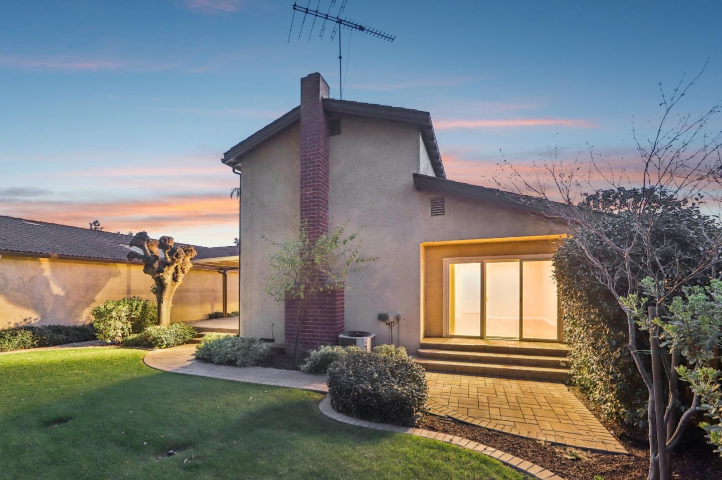 Detail Gallery Image 37 of 47 For 1460 Regalo Ct, San Jose,  CA 95128 - 4 Beds | 2 Baths