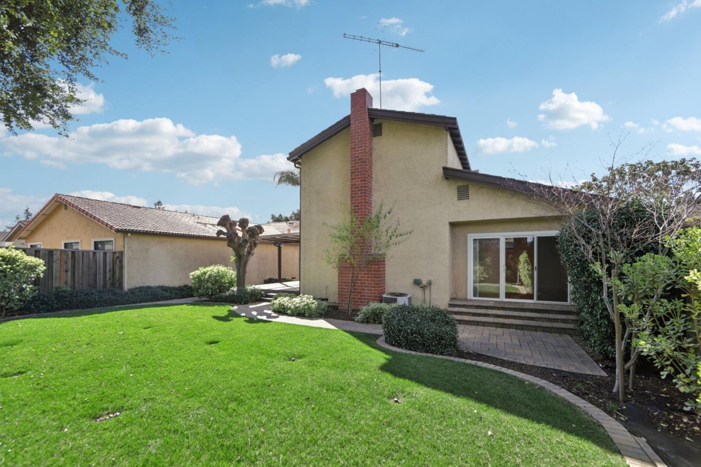 Detail Gallery Image 7 of 47 For 1460 Regalo Ct, San Jose,  CA 95128 - 4 Beds | 2 Baths