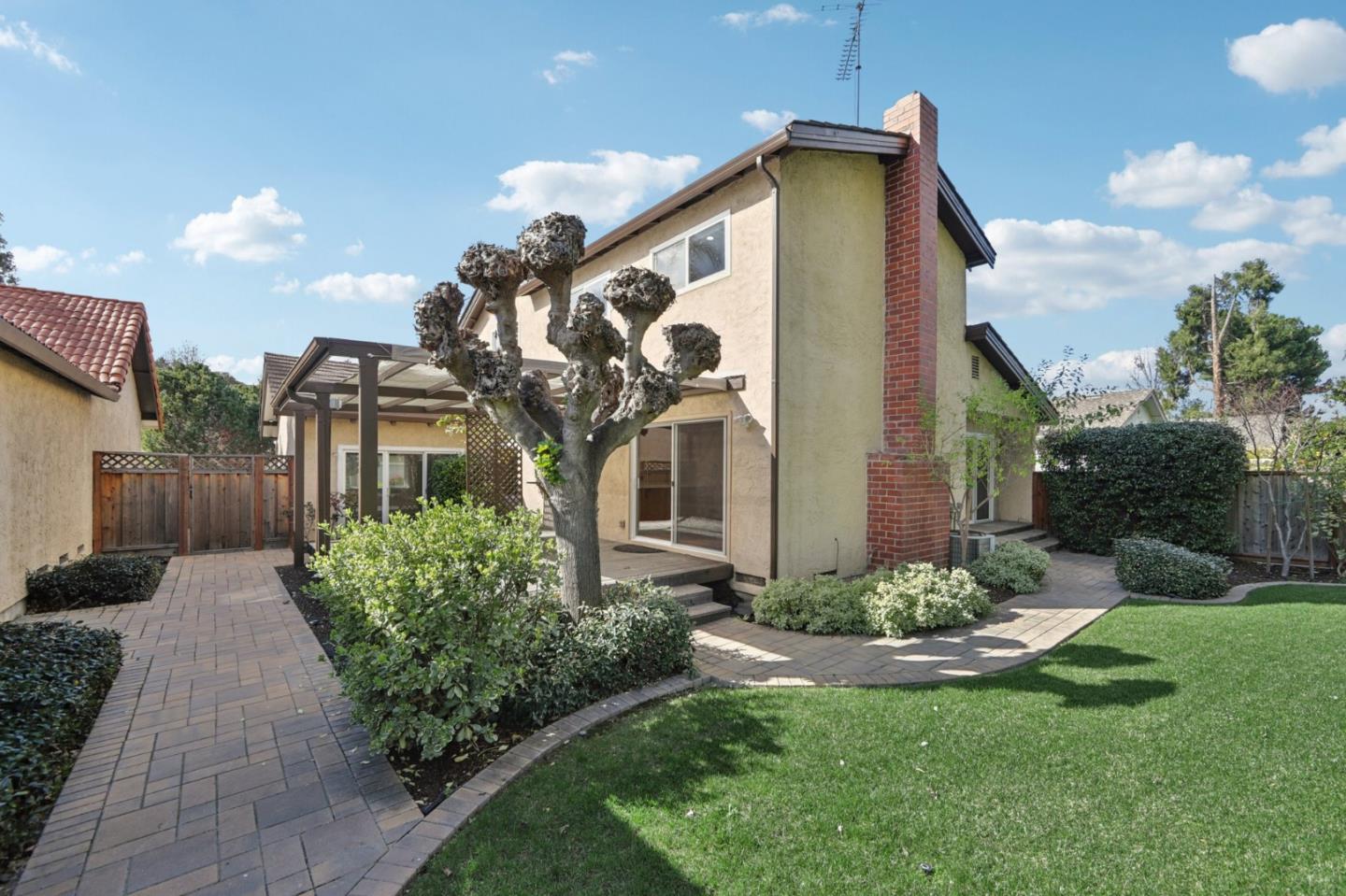 Detail Gallery Image 8 of 47 For 1460 Regalo Ct, San Jose,  CA 95128 - 4 Beds | 2 Baths