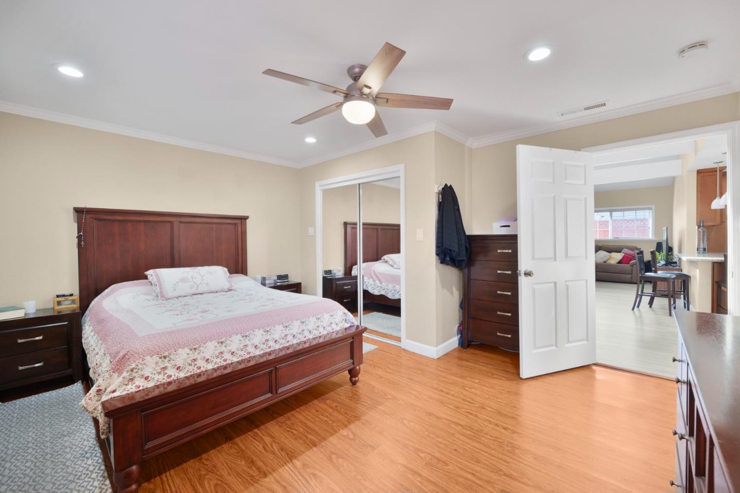 Detail Gallery Image 13 of 23 For 732 4th Ave, Redwood City,  CA 94063 - 4 Beds | 2 Baths