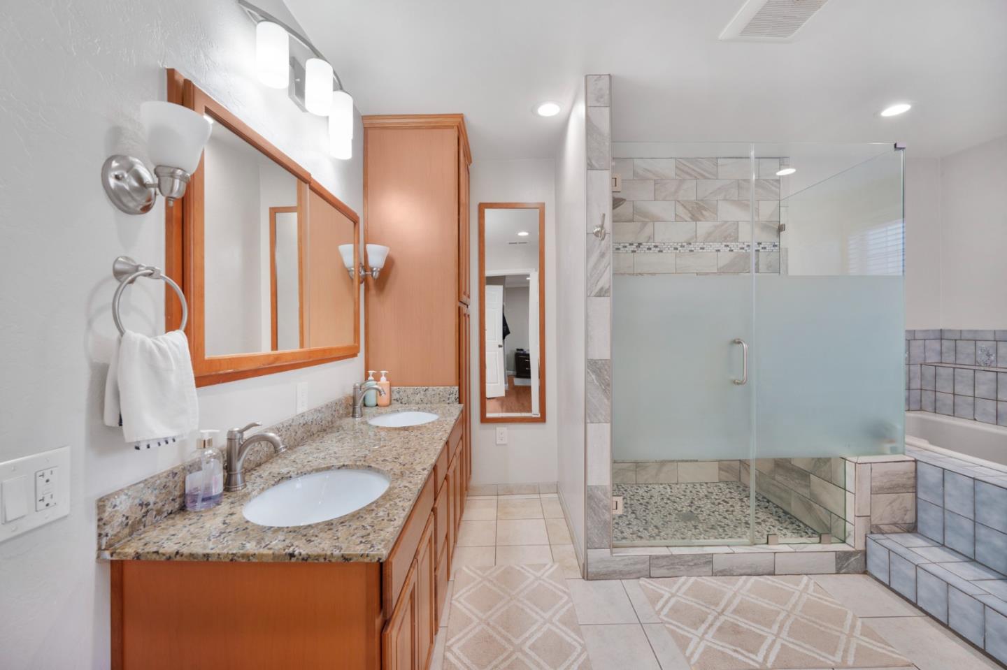 Detail Gallery Image 14 of 23 For 732 4th Ave, Redwood City,  CA 94063 - 4 Beds | 2 Baths