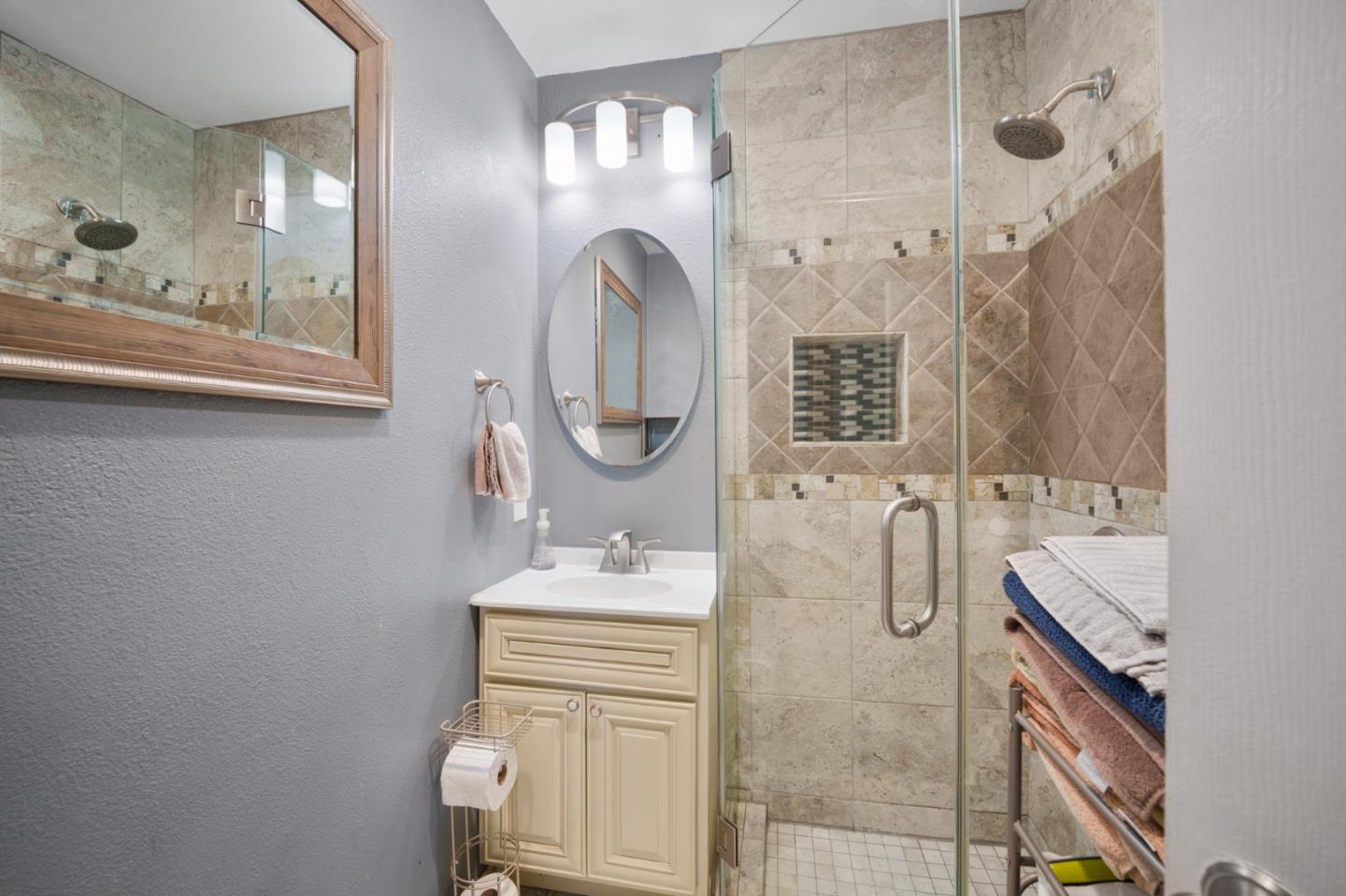 Detail Gallery Image 18 of 23 For 732 4th Ave, Redwood City,  CA 94063 - 4 Beds | 2 Baths