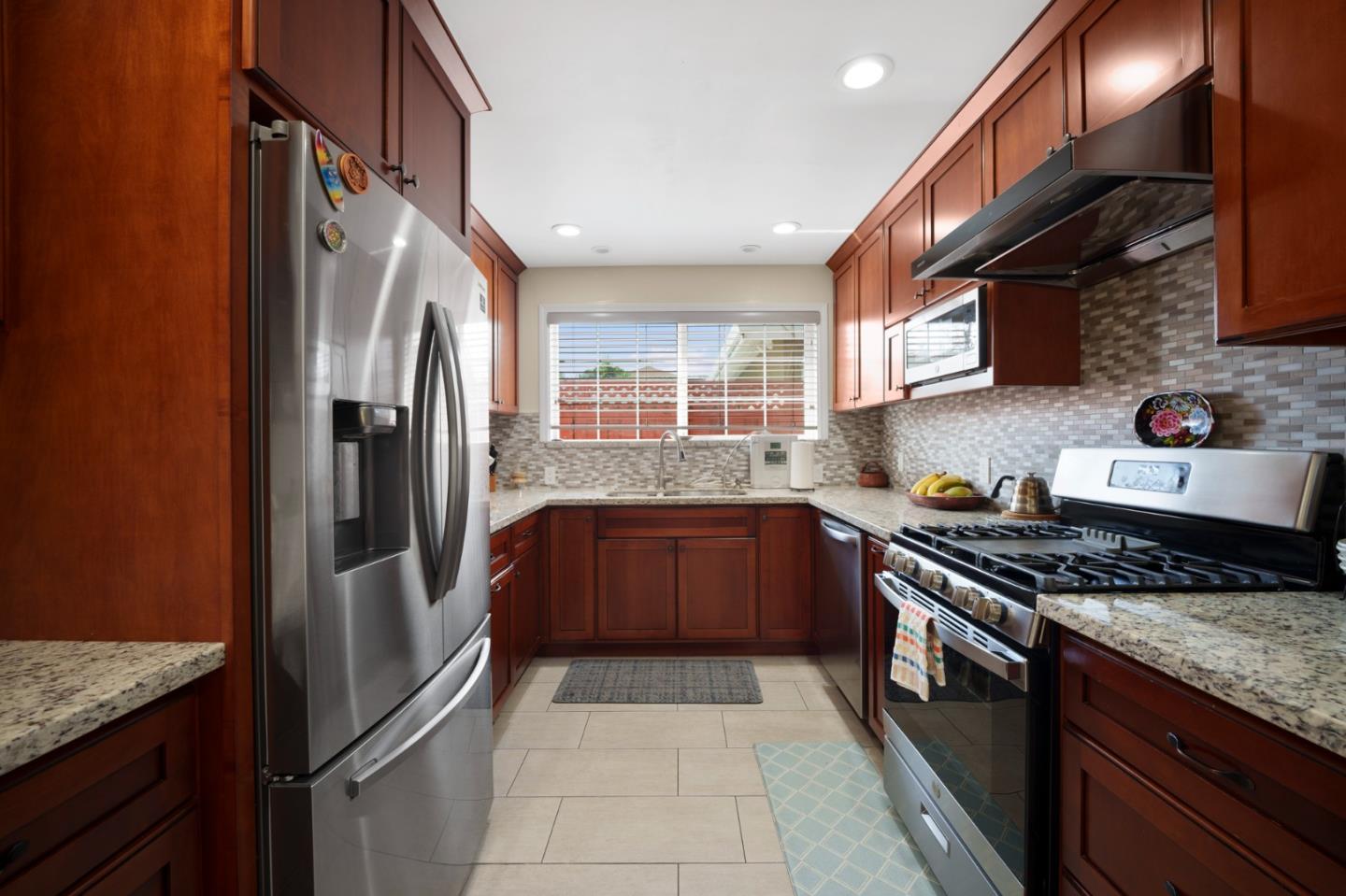 Detail Gallery Image 5 of 23 For 732 4th Ave, Redwood City,  CA 94063 - 4 Beds | 2 Baths