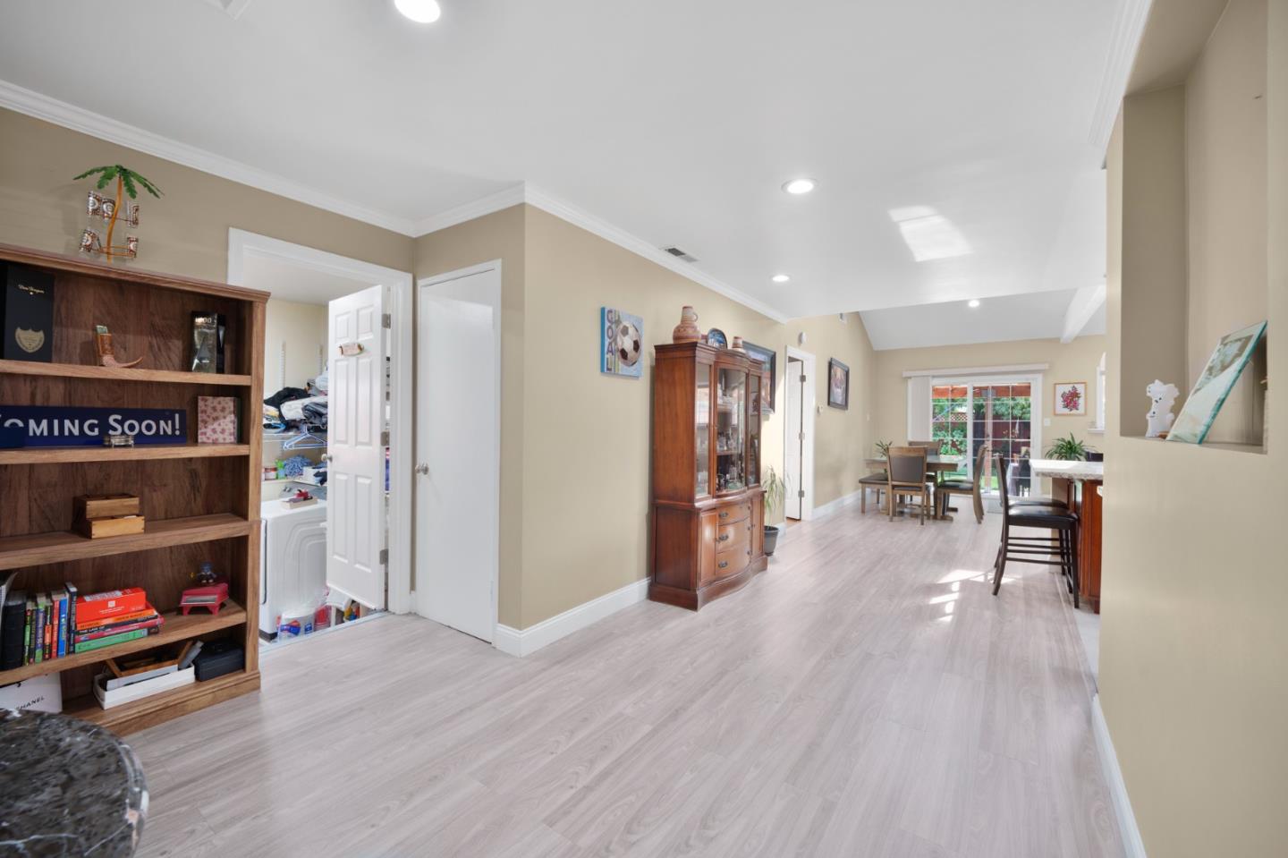 Detail Gallery Image 9 of 23 For 732 4th Ave, Redwood City,  CA 94063 - 4 Beds | 2 Baths