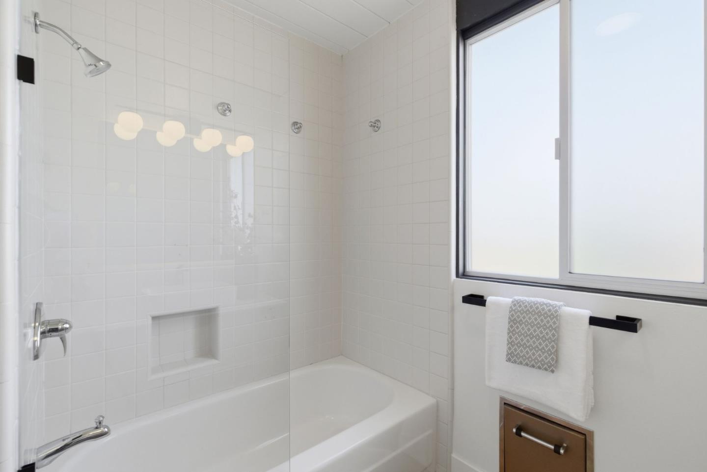 Detail Gallery Image 16 of 30 For 1321 Lennox Way, Sunnyvale,  CA 94087 - 4 Beds | 2 Baths