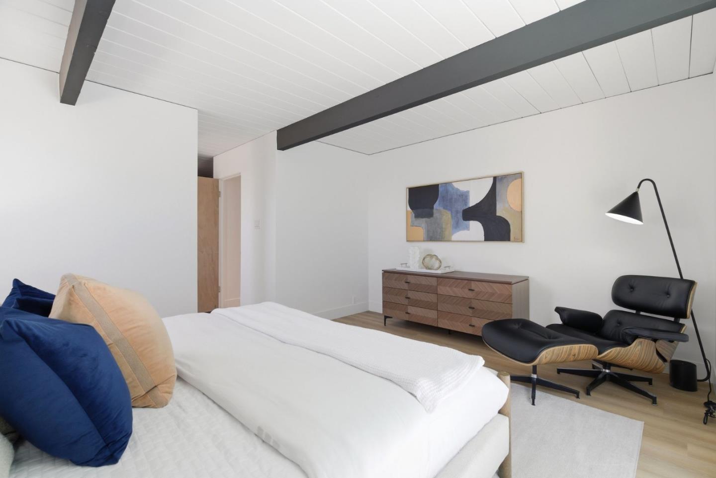 Detail Gallery Image 18 of 30 For 1321 Lennox Way, Sunnyvale,  CA 94087 - 4 Beds | 2 Baths