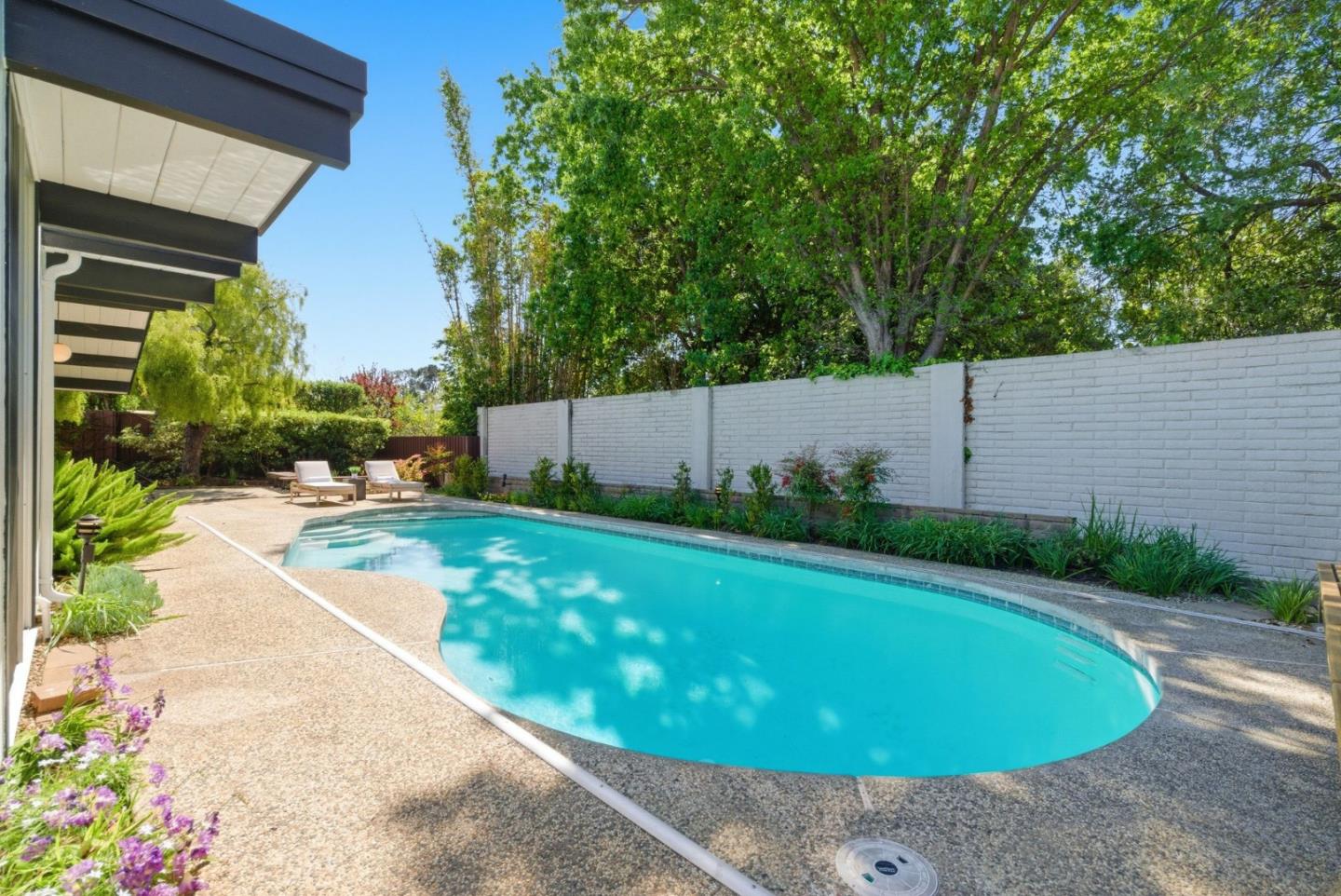 Detail Gallery Image 26 of 30 For 1321 Lennox Way, Sunnyvale,  CA 94087 - 4 Beds | 2 Baths