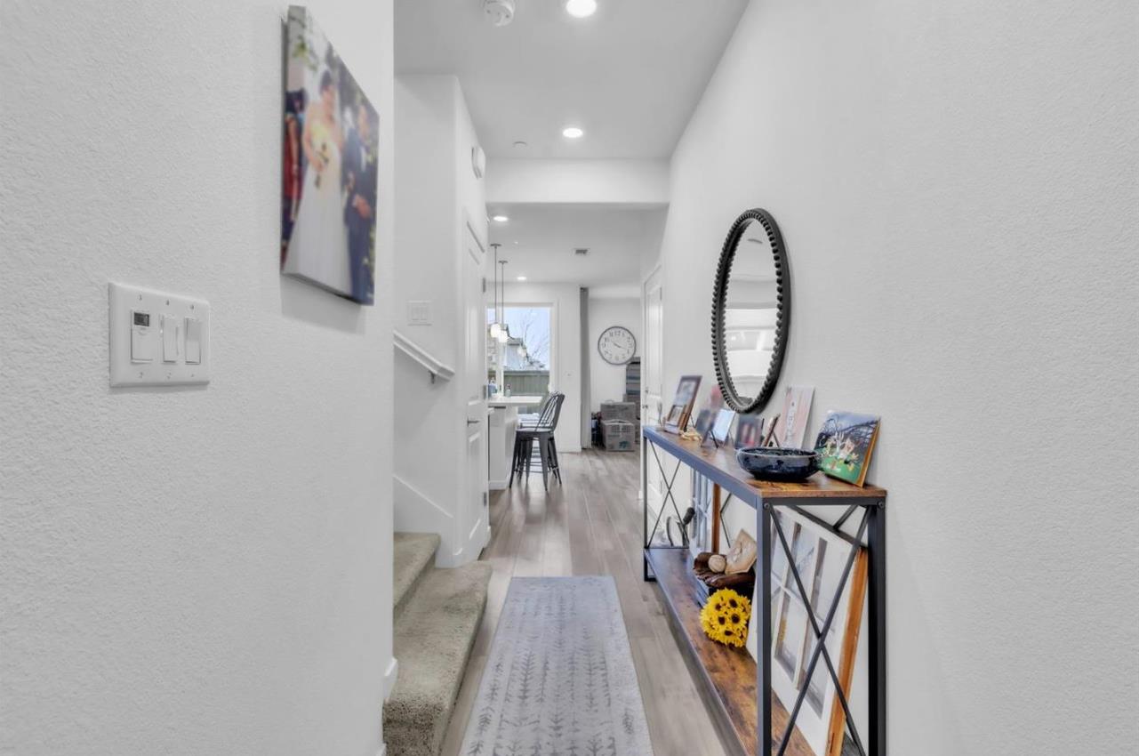 Detail Gallery Image 4 of 28 For 1618 Aleppo Ln, Sacramento,  CA 95834 - 3 Beds | 2/1 Baths