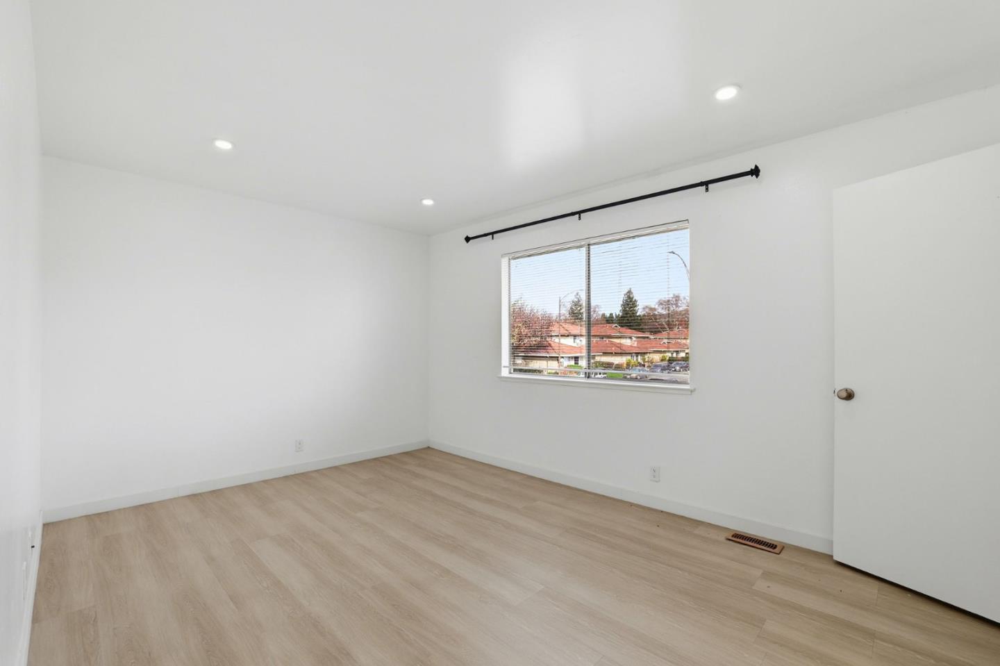 Photo #21: ML82037170 Listing: Photo #21