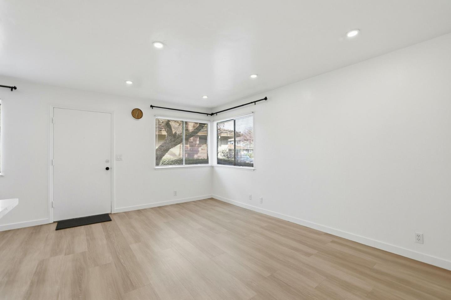 Photo #4: ML82037170 Listing: Photo #4