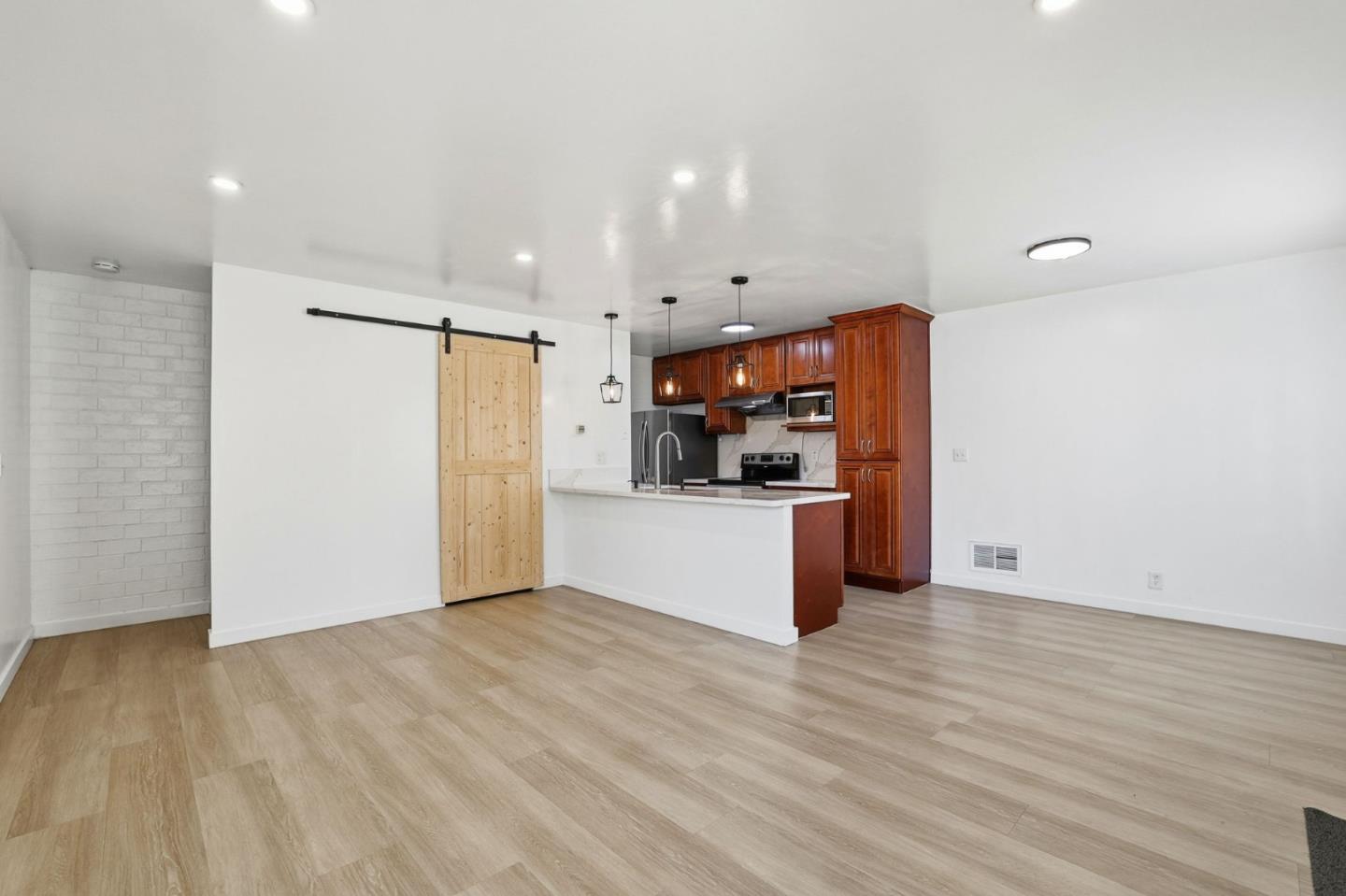 Photo #7: ML82037170 Listing: Photo #7