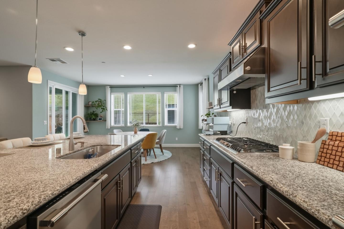 Detail Gallery Image 13 of 57 For 29710 Cantera, Hayward,  CA 94544 - 4 Beds | 3 Baths