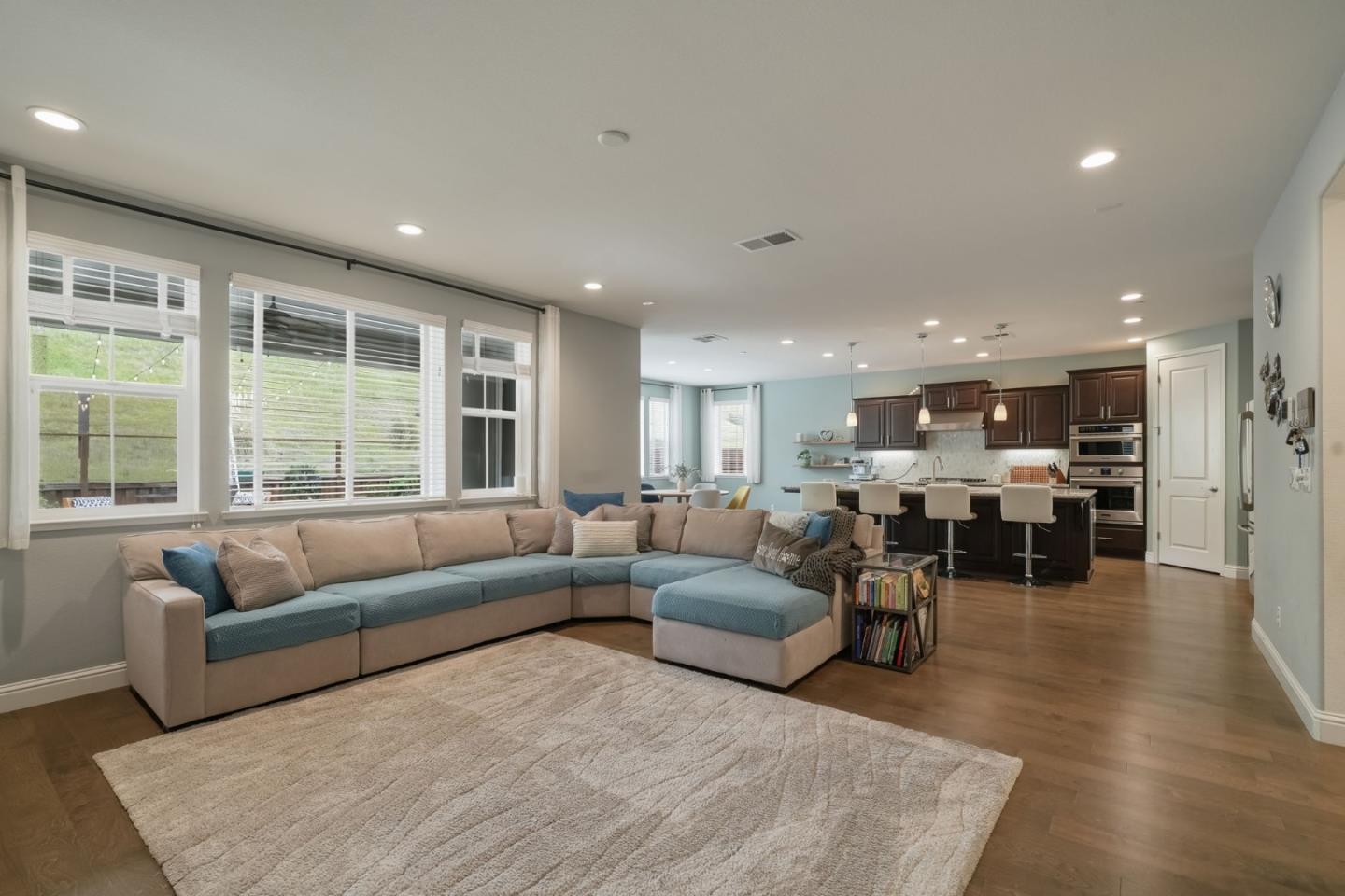 Detail Gallery Image 3 of 57 For 29710 Cantera, Hayward,  CA 94544 - 4 Beds | 3 Baths