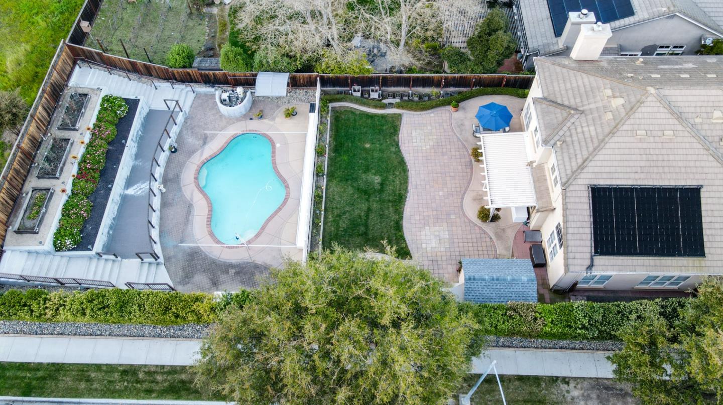 Detail Gallery Image 21 of 26 For 9123 Rancho Hills Dr, Gilroy,  CA 95020 - 5 Beds | 3 Baths