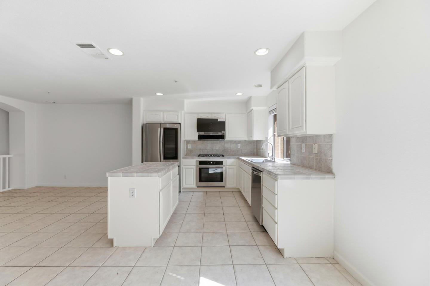 Detail Gallery Image 11 of 42 For 3111 White Riesling Pl, San Jose,  CA 95135 - 3 Beds | 2 Baths