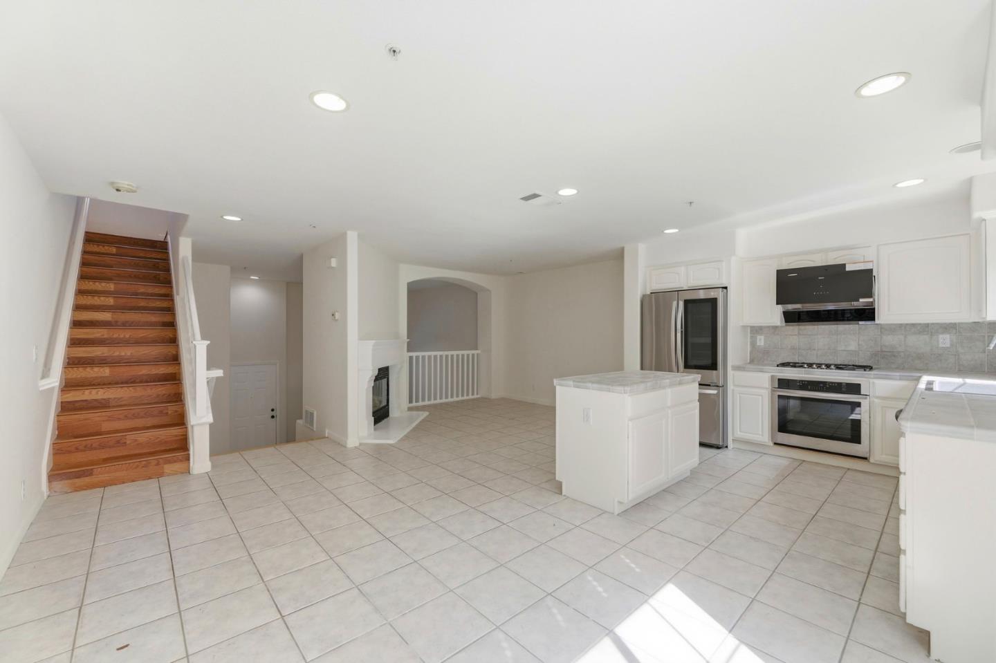 Detail Gallery Image 12 of 42 For 3111 White Riesling Pl, San Jose,  CA 95135 - 3 Beds | 2 Baths