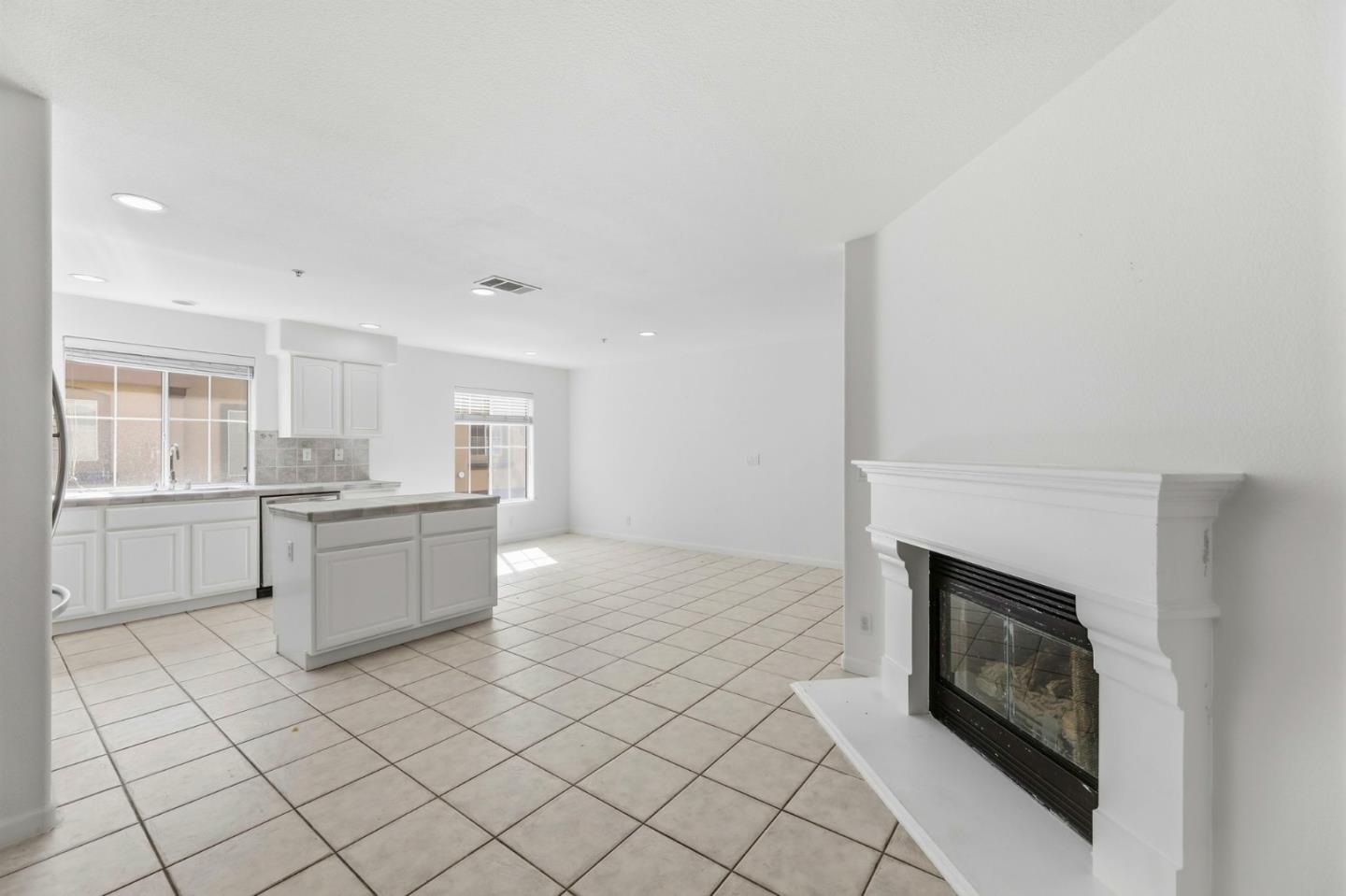 Detail Gallery Image 15 of 42 For 3111 White Riesling Pl, San Jose,  CA 95135 - 3 Beds | 2 Baths
