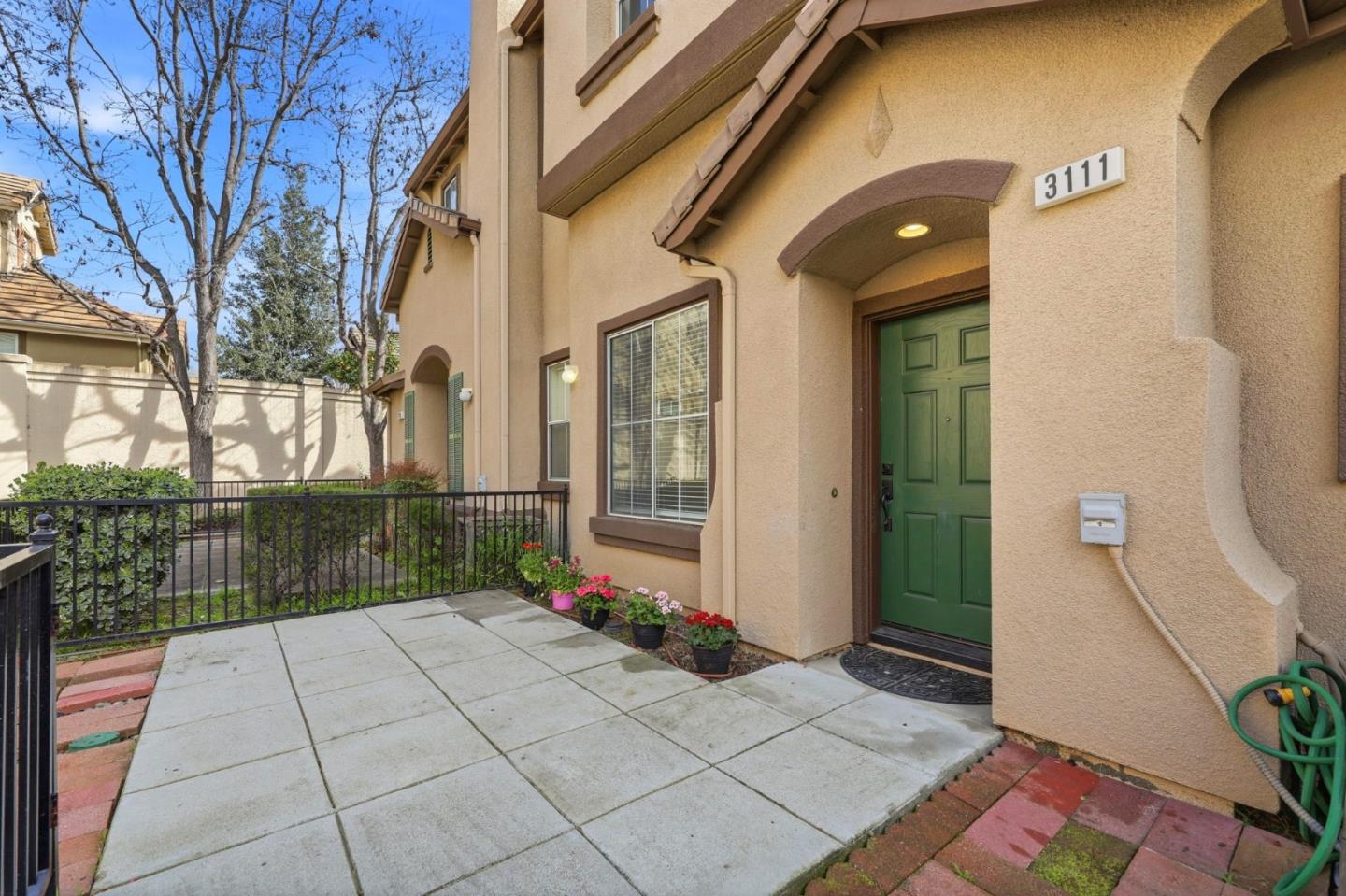 Detail Gallery Image 3 of 42 For 3111 White Riesling Pl, San Jose,  CA 95135 - 3 Beds | 2 Baths