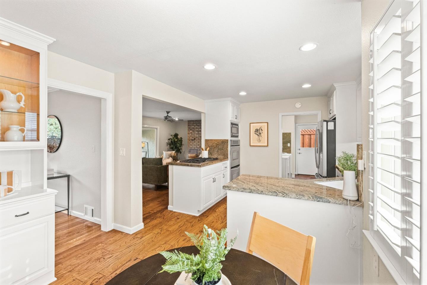 Detail Gallery Image 11 of 49 For 2320 Mazzaglia Ave, San Jose,  CA 95125 - 3 Beds | 2/1 Baths