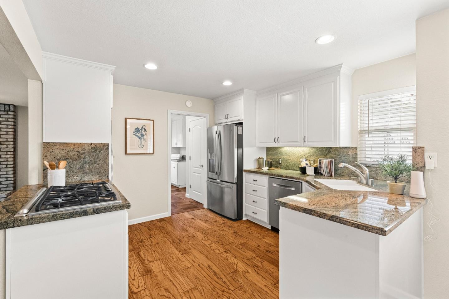 Detail Gallery Image 13 of 49 For 2320 Mazzaglia Ave, San Jose,  CA 95125 - 3 Beds | 2/1 Baths