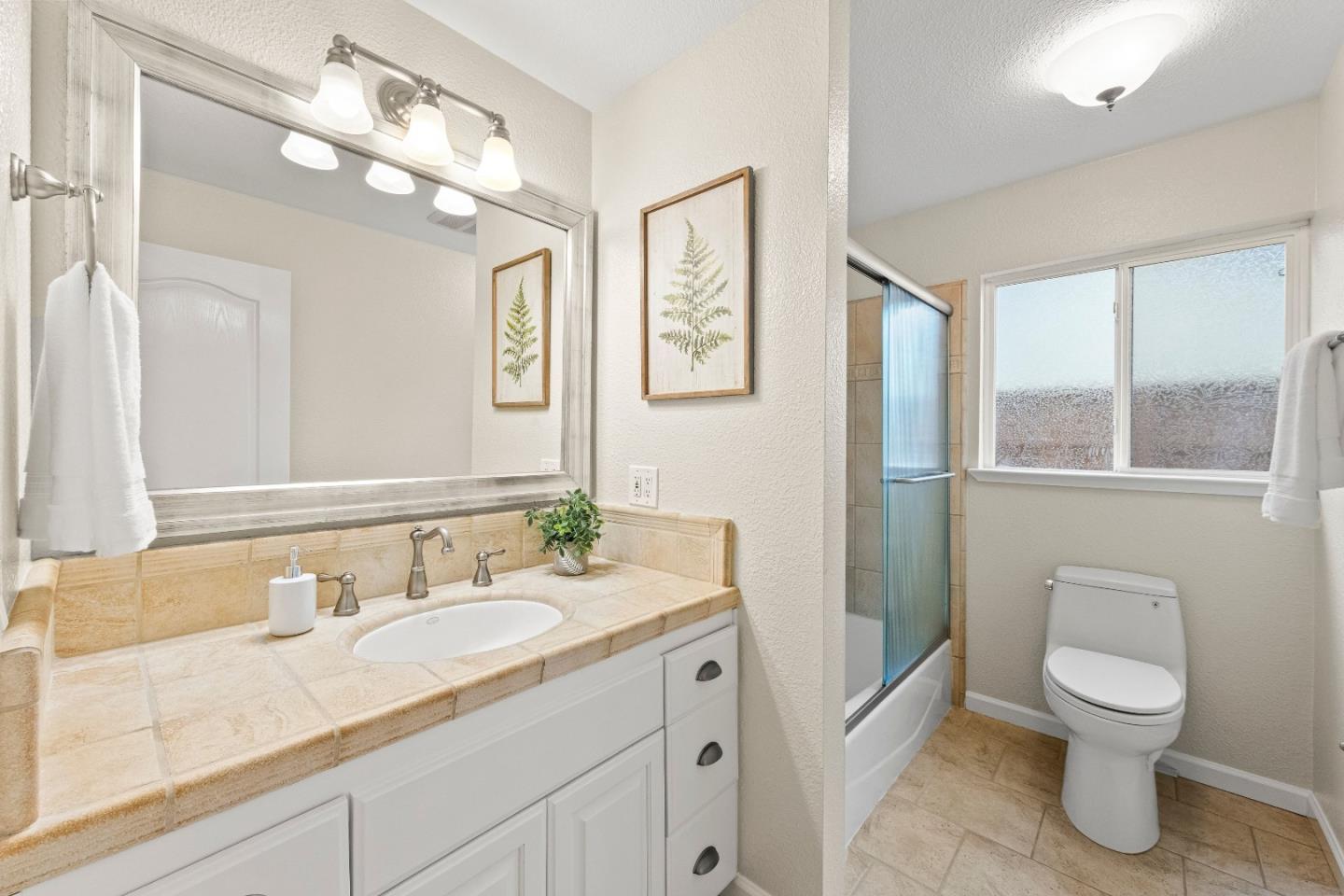 Detail Gallery Image 25 of 49 For 2320 Mazzaglia Ave, San Jose,  CA 95125 - 3 Beds | 2/1 Baths