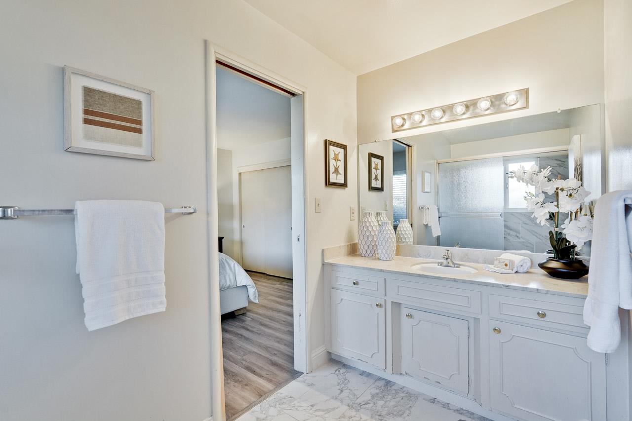 Detail Gallery Image 21 of 71 For 570-572 La Conner Dr, Sunnyvale,  CA 94087 - 5 Beds | 4 Baths