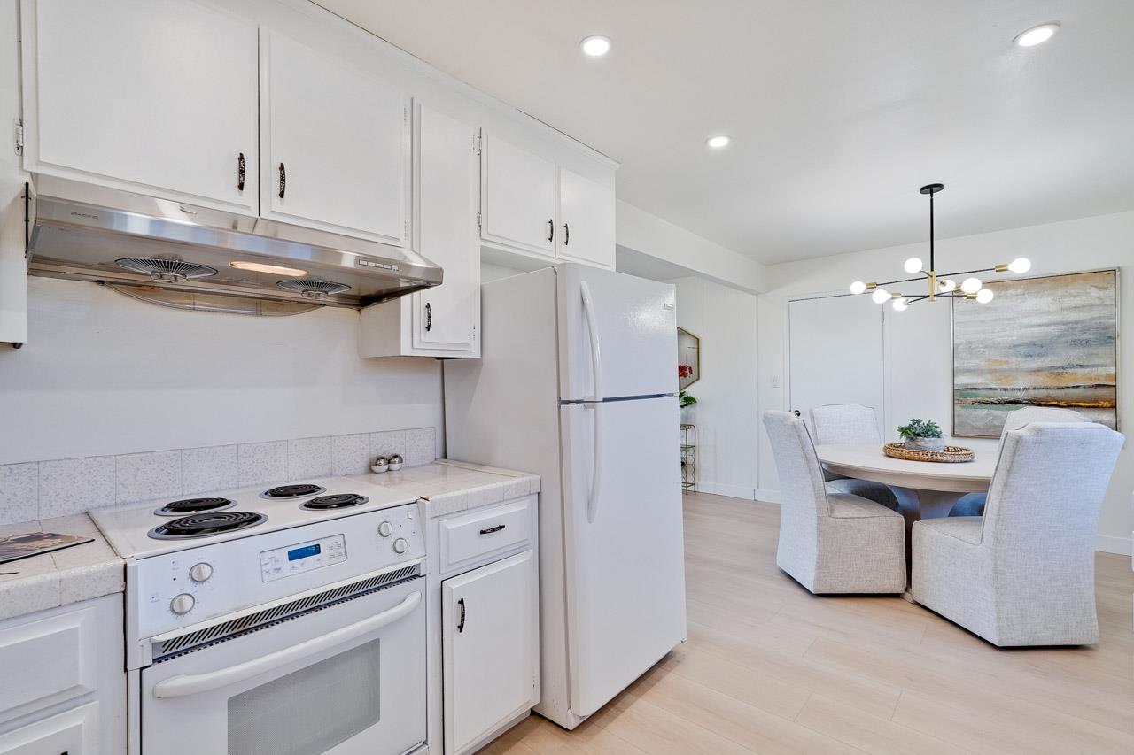 Detail Gallery Image 39 of 71 For 570-572 La Conner Dr, Sunnyvale,  CA 94087 - 5 Beds | 4 Baths