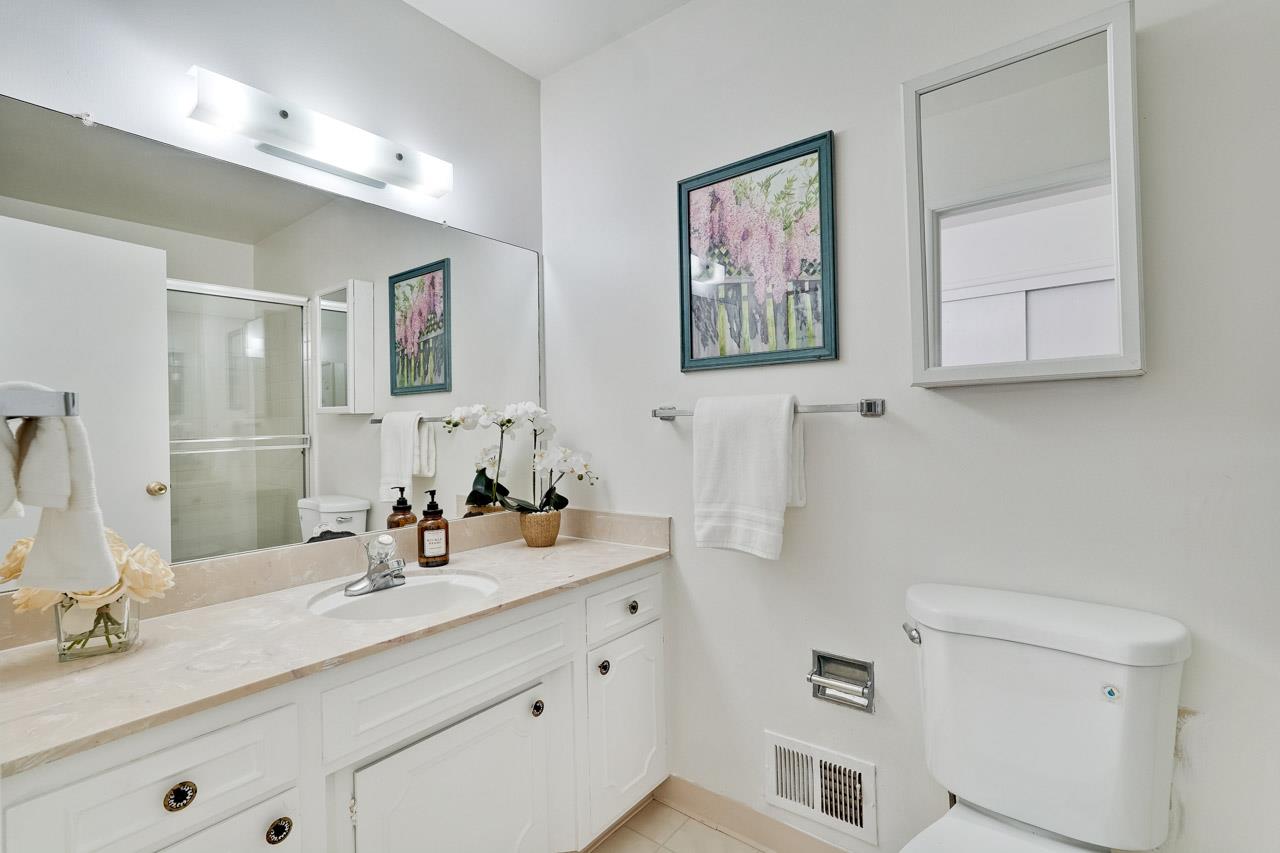 Detail Gallery Image 51 of 71 For 570-572 La Conner Dr, Sunnyvale,  CA 94087 - 5 Beds | 4 Baths