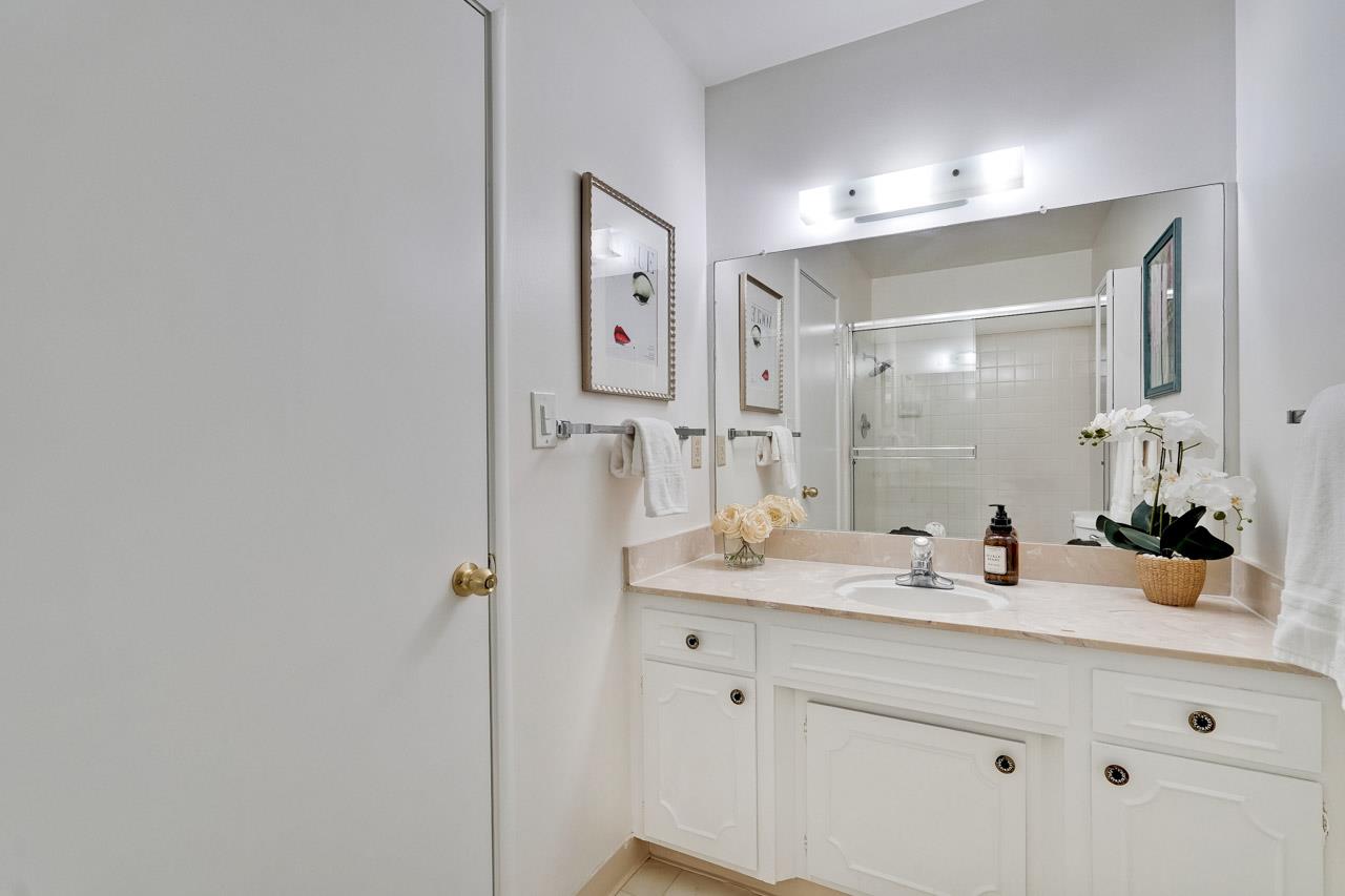 Detail Gallery Image 52 of 71 For 570-572 La Conner Dr, Sunnyvale,  CA 94087 - 5 Beds | 4 Baths